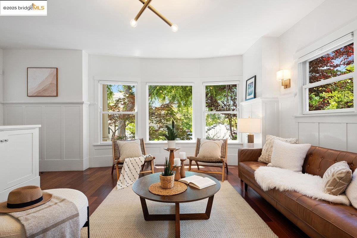 Detail Gallery Image 6 of 60 For 480 58th St, Oakland,  CA 94609 - 3 Beds | 3 Baths