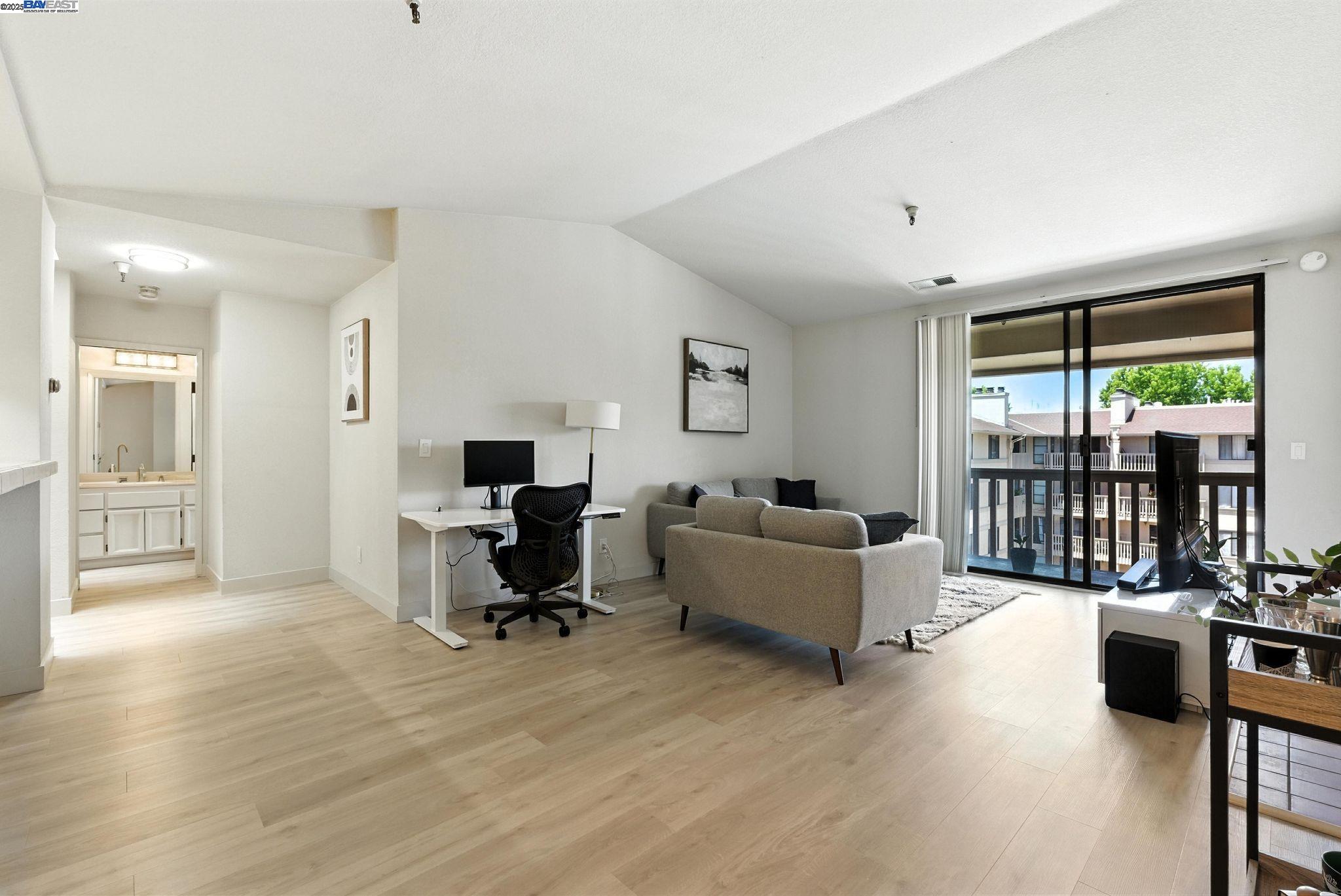 Photo #3: 41103819 Listing 
