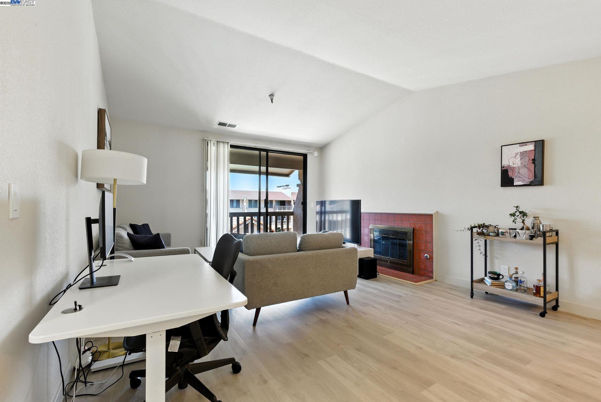 Photo #4: 41103819 Listing 