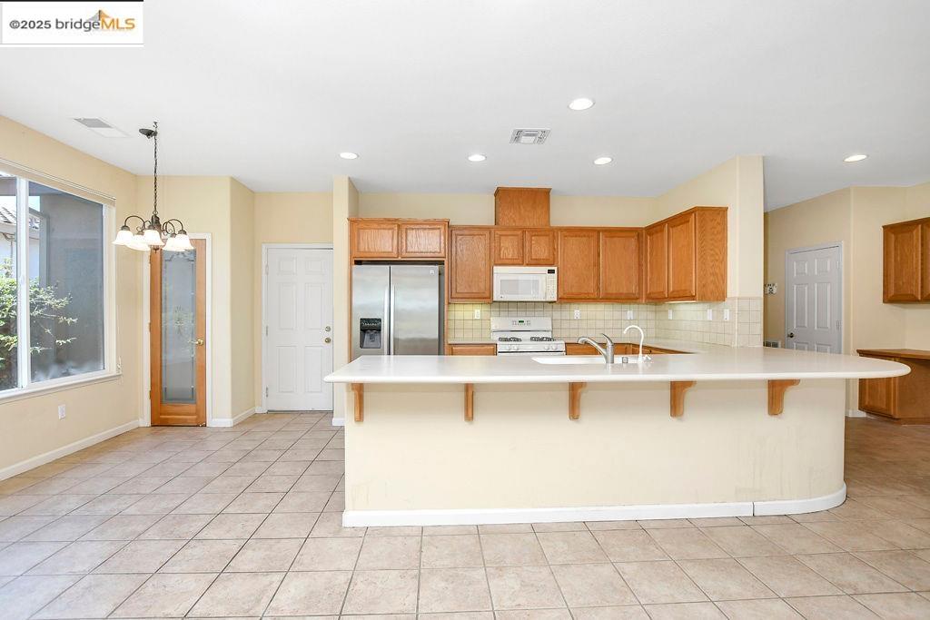 Detail Gallery Image 6 of 37 For 350 Atlantic Dr, Rio Vista,  CA 94571 - 2 Beds | 2 Baths