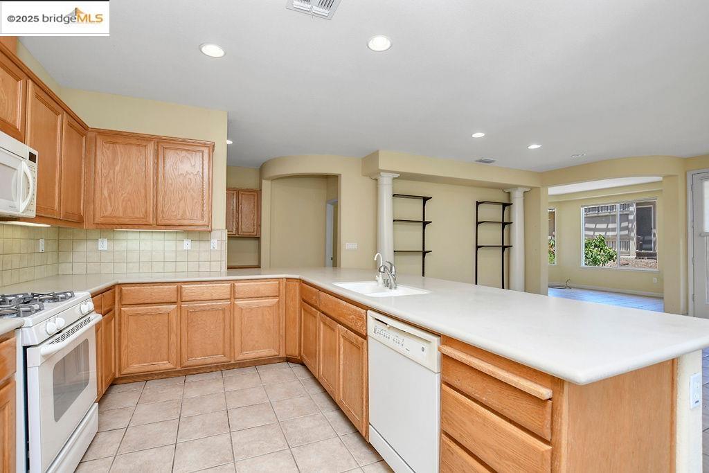 Detail Gallery Image 9 of 37 For 350 Atlantic Dr, Rio Vista,  CA 94571 - 2 Beds | 2 Baths