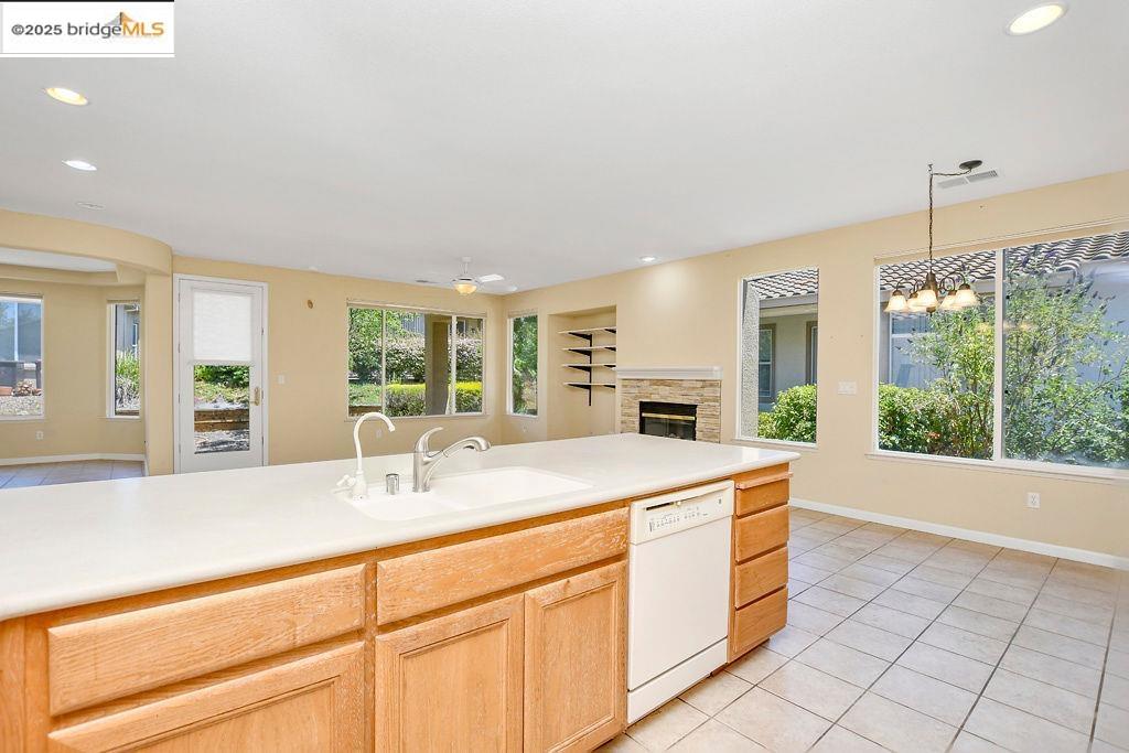 Detail Gallery Image 10 of 37 For 350 Atlantic Dr, Rio Vista,  CA 94571 - 2 Beds | 2 Baths