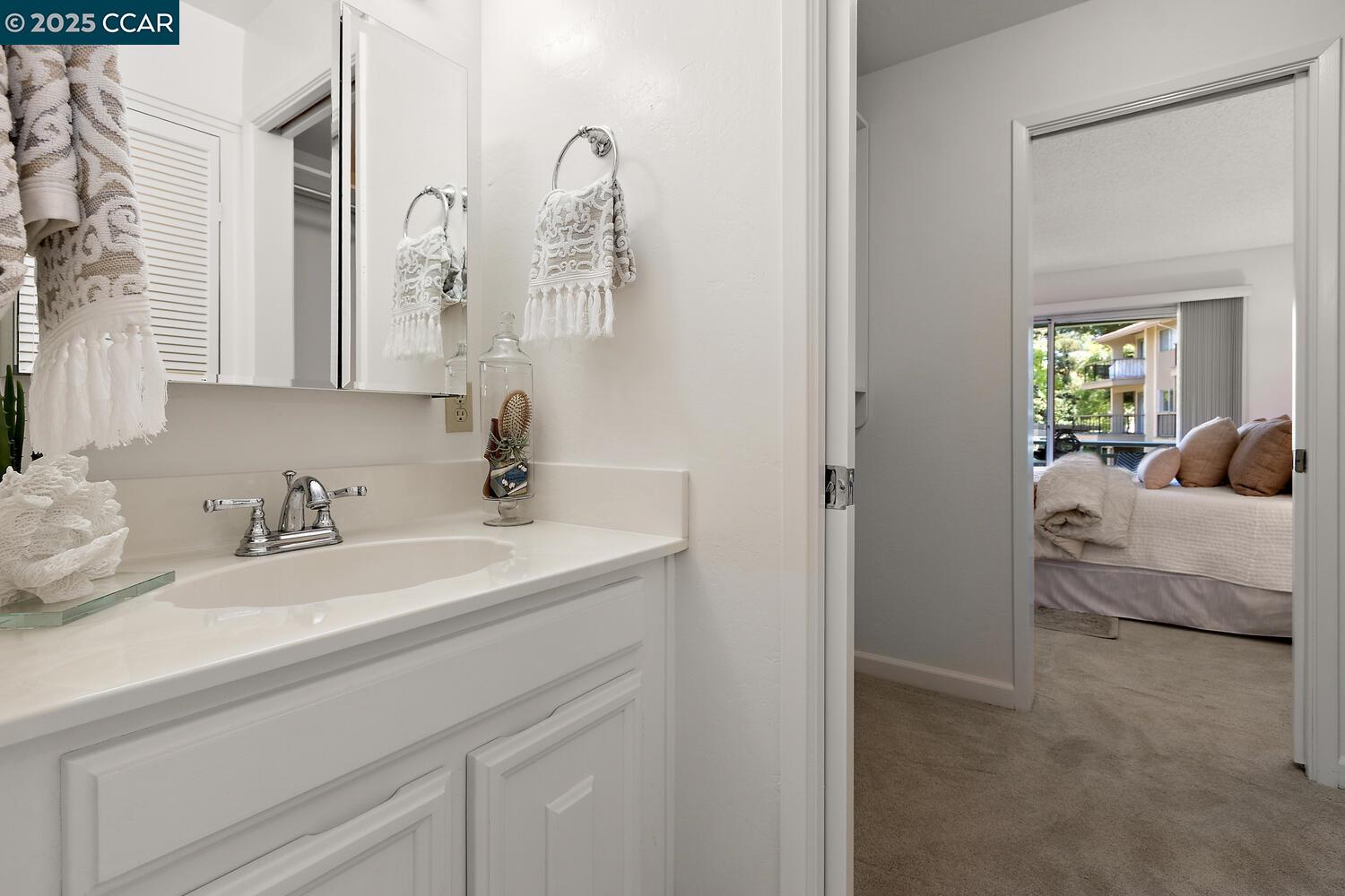 Photo #18: 41103821 Listing: Photo #18