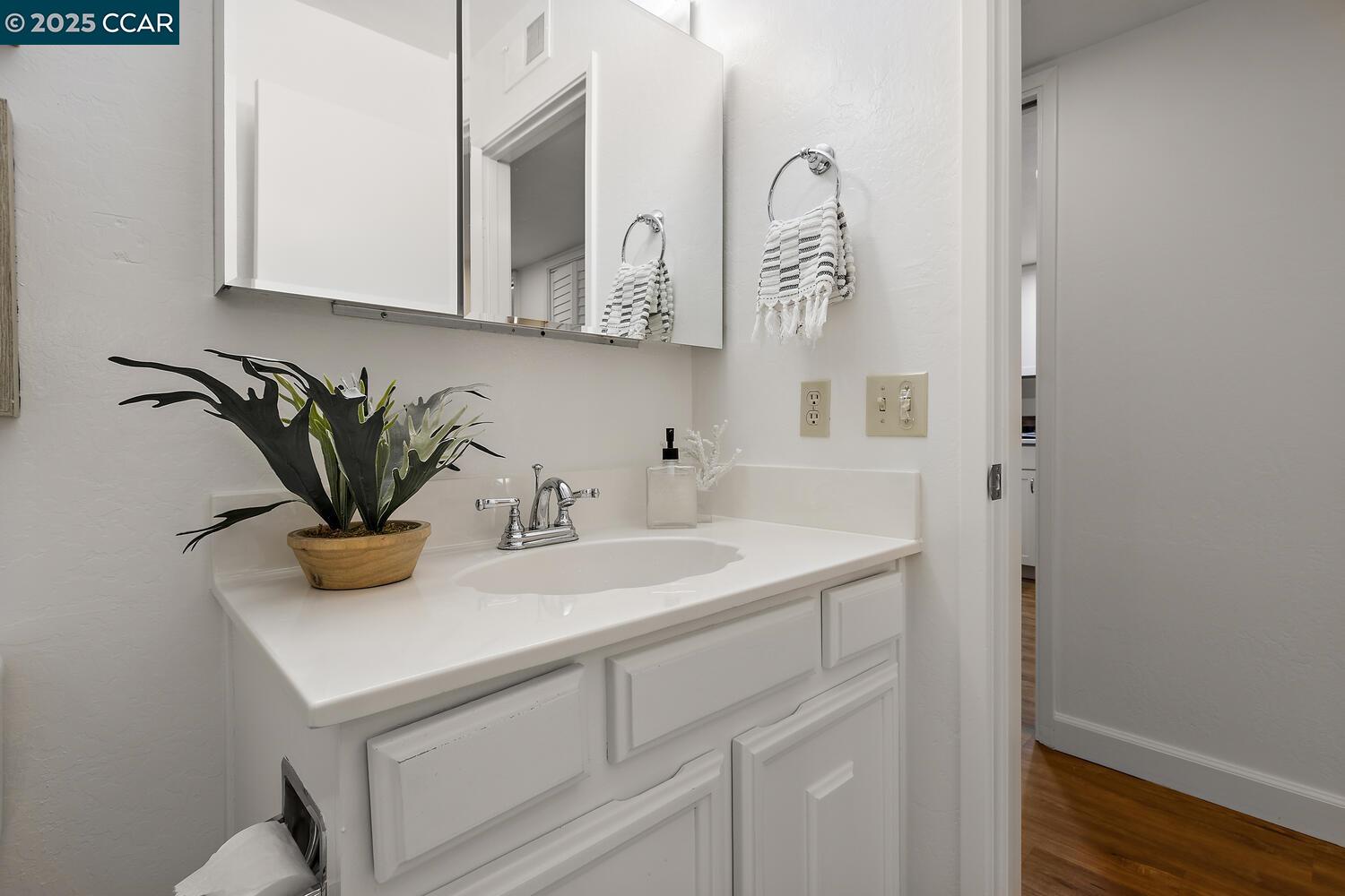 Photo #21: 41103821 Listing: Photo #21