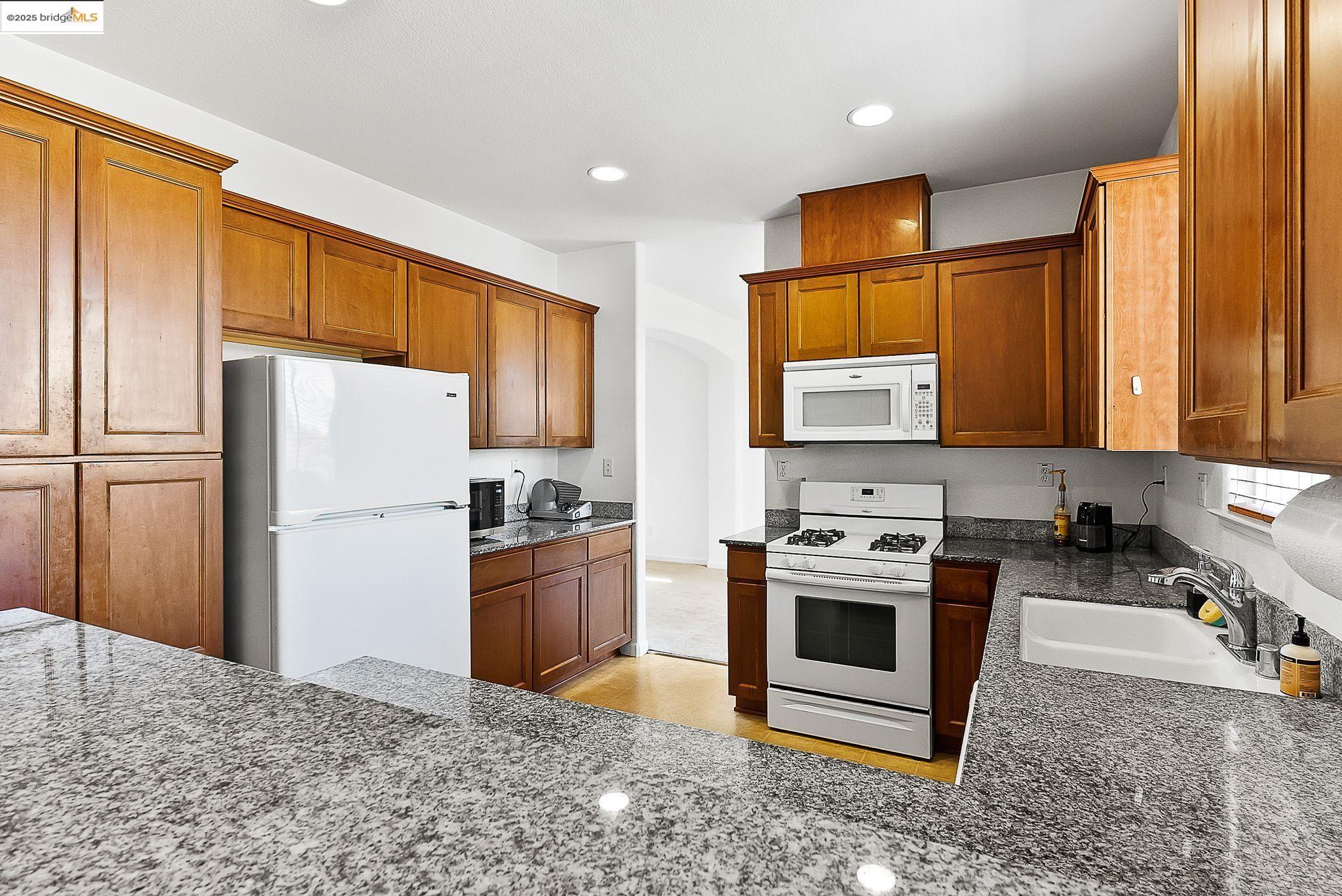 Detail Gallery Image 26 of 59 For 38 Grand Canyon Cir, Oakley,  CA 94561 - 4 Beds | 3 Baths
