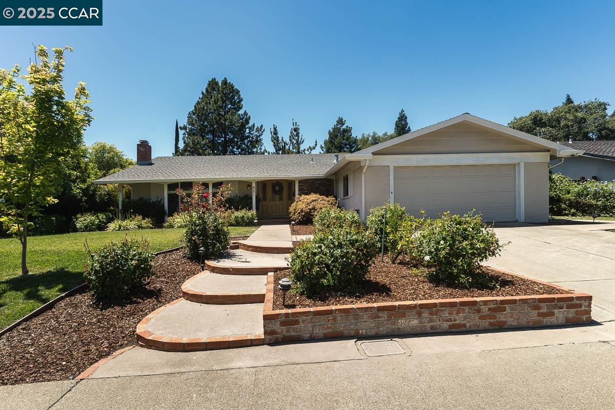 Detail Gallery Image 1 of 1 For 881 Autumn Dr, Walnut Creek,  CA 94598 - 3 Beds | 2 Baths