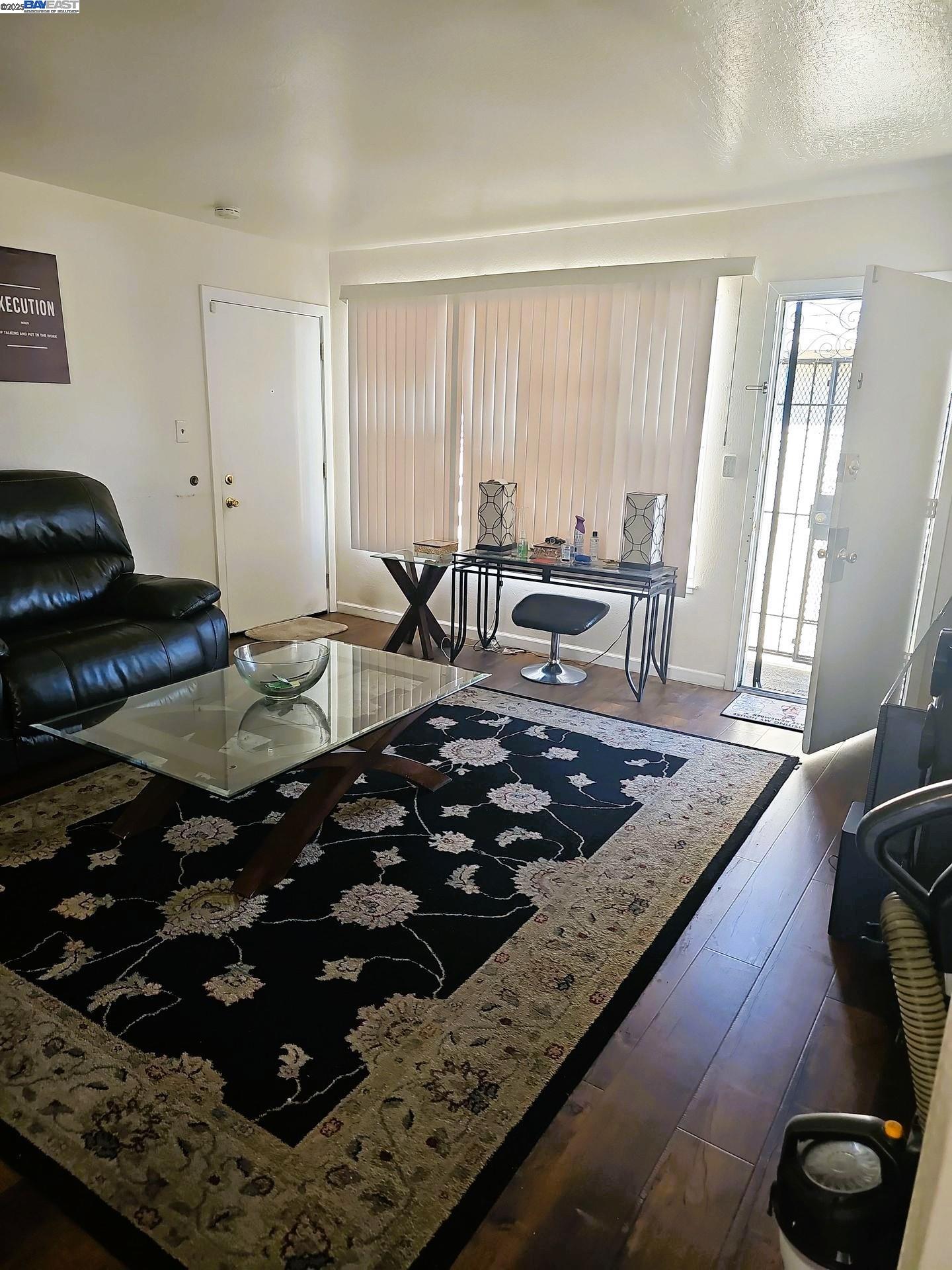 Detail Gallery Image 9 of 11 For 1927 82nd Ave, Oakland,  CA 94621 - – Beds | – Baths