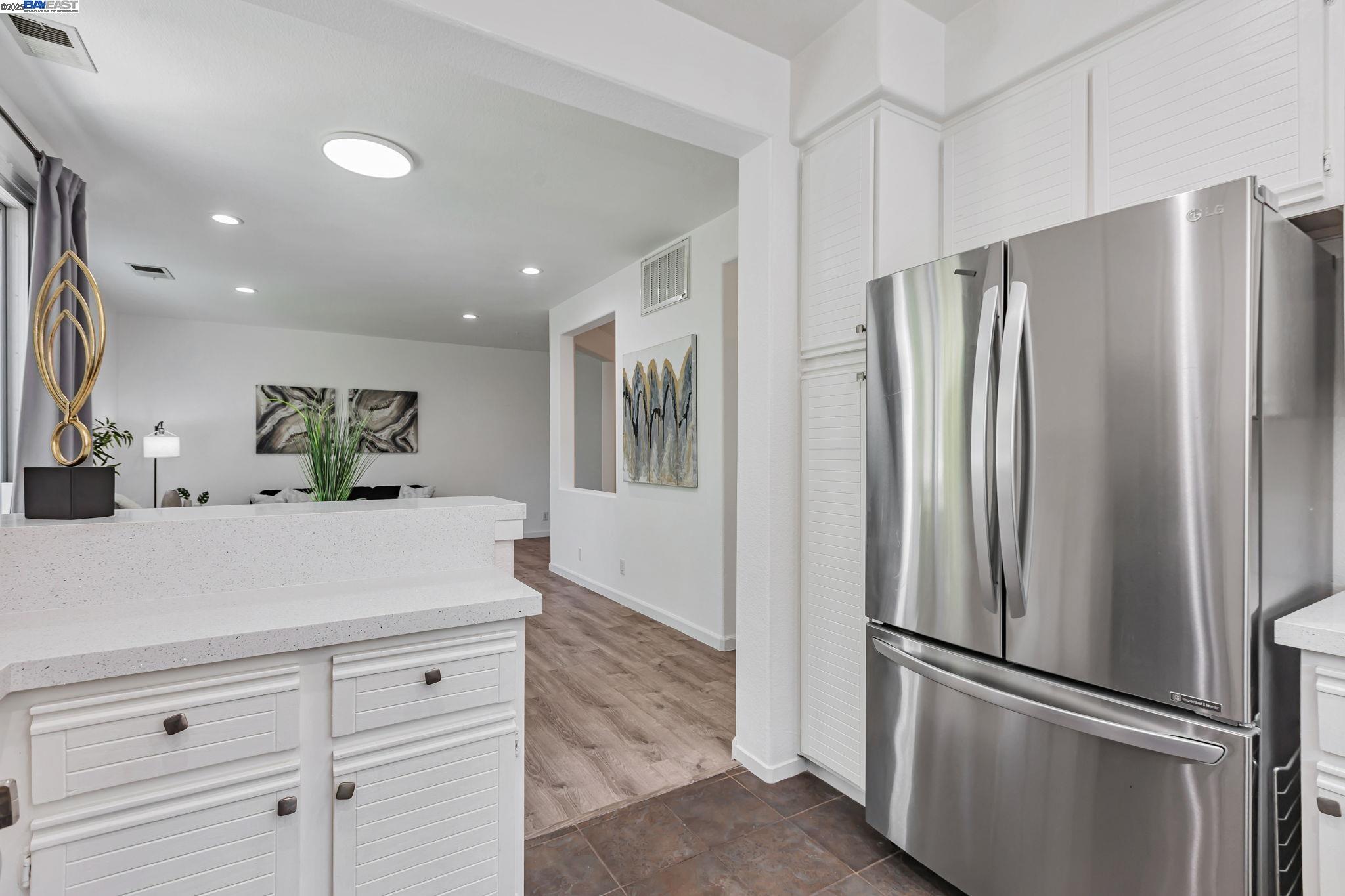 Detail Gallery Image 11 of 38 For 455 Navaro Way #201,  San Jose,  CA 95134 - 1 Beds | 1 Baths
