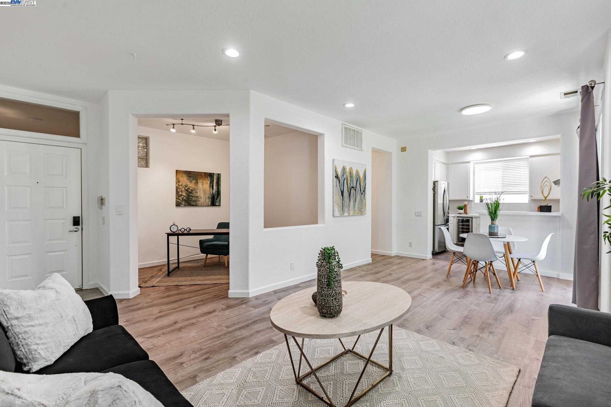Detail Gallery Image 4 of 38 For 455 Navaro Way #201,  San Jose,  CA 95134 - 1 Beds | 1 Baths