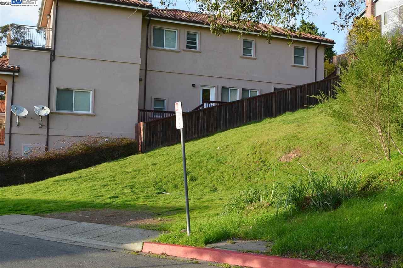 Detail Gallery Image 13 of 22 For 4320 Terrabella Way, Oakland,  CA 94619 - – Beds | – Baths
