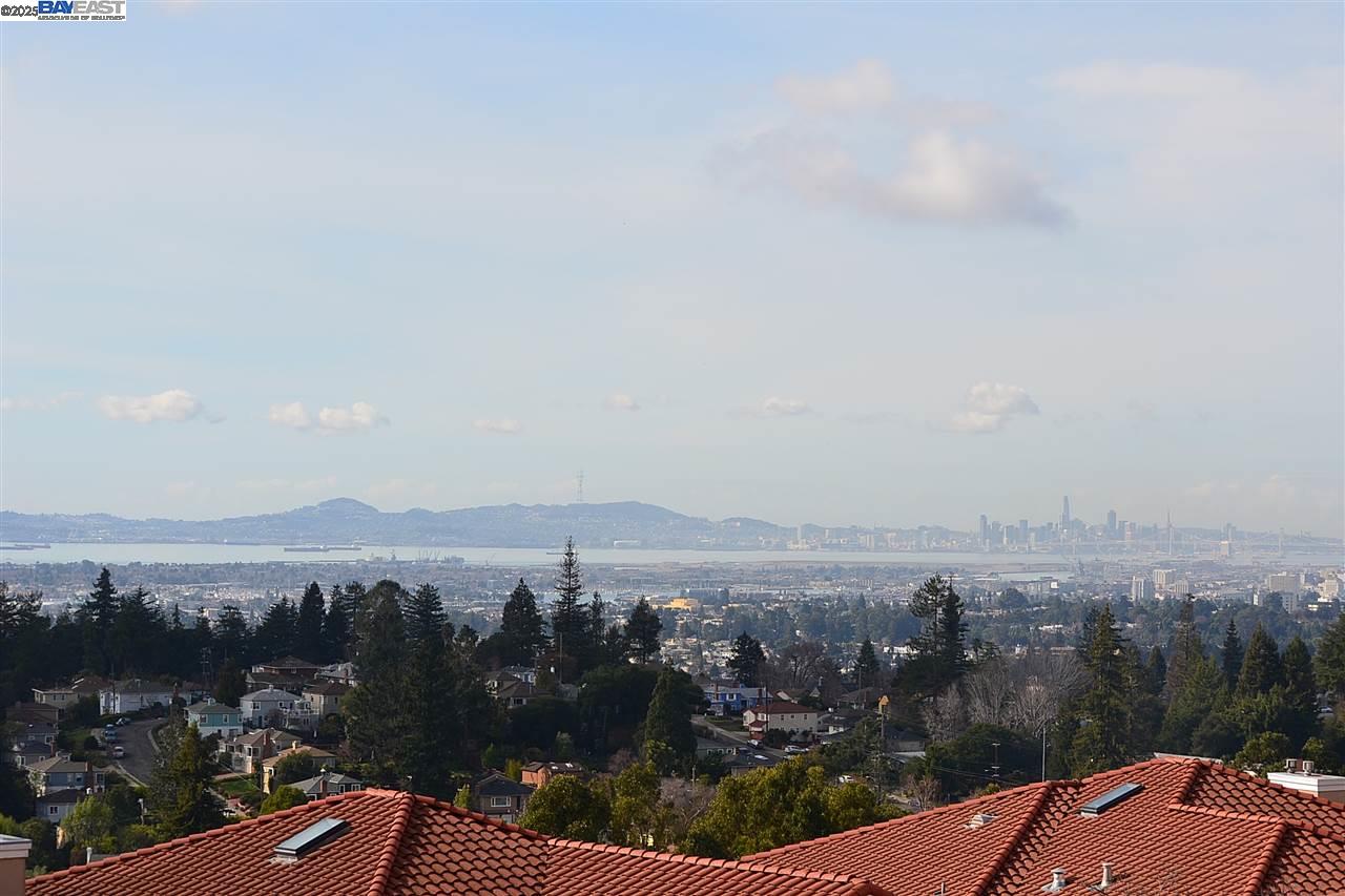 Detail Gallery Image 3 of 22 For 4320 Terrabella Way, Oakland,  CA 94619 - – Beds | – Baths