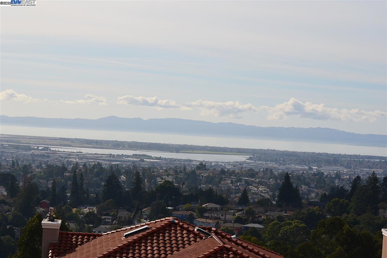 Detail Gallery Image 5 of 22 For 4320 Terrabella Way, Oakland,  CA 94619 - – Beds | – Baths