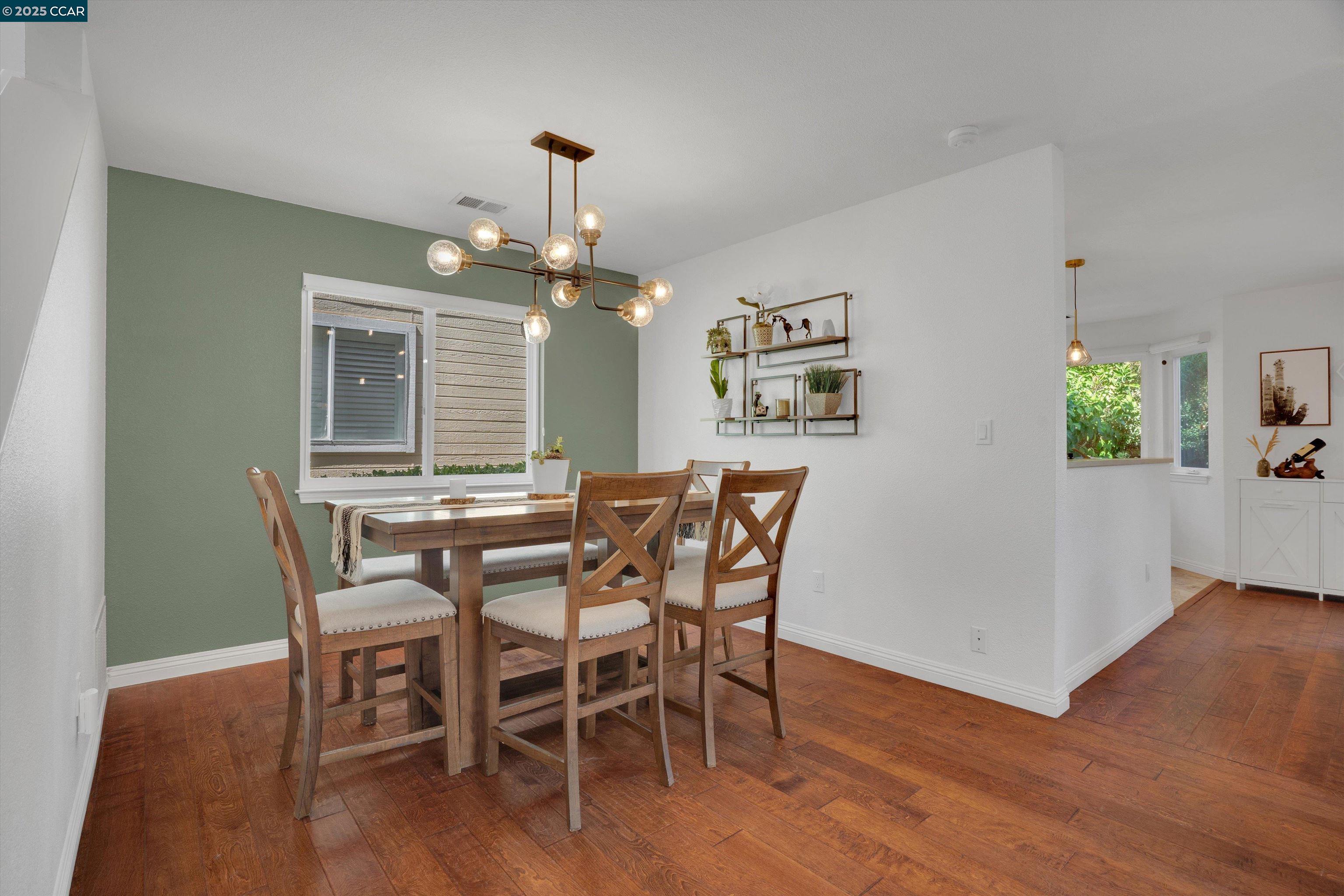 Detail Gallery Image 13 of 43 For 769 Bayshore St, Martinez,  CA 94553 - 4 Beds | 2/1 Baths
