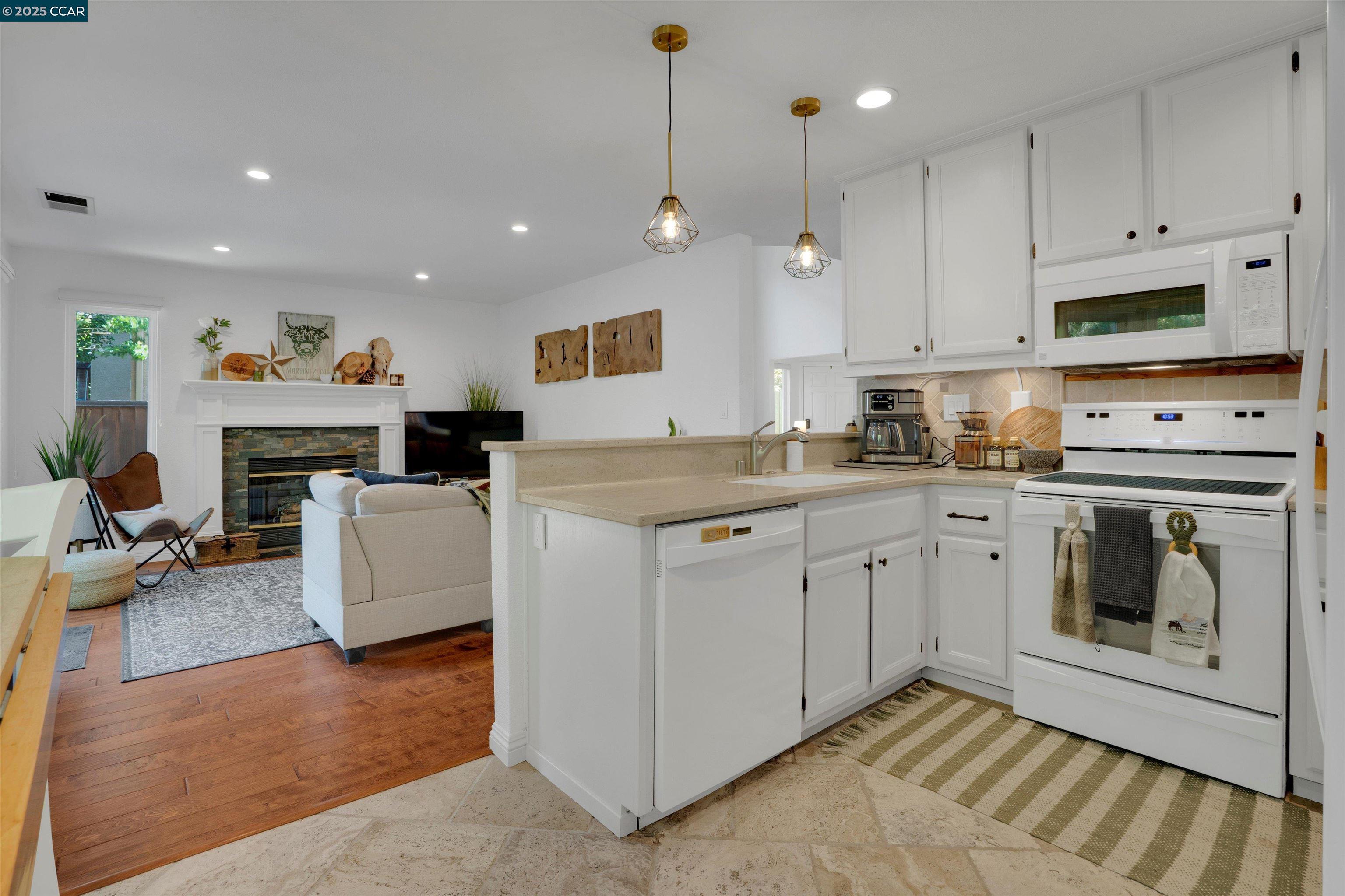 Detail Gallery Image 20 of 43 For 769 Bayshore St, Martinez,  CA 94553 - 4 Beds | 2/1 Baths