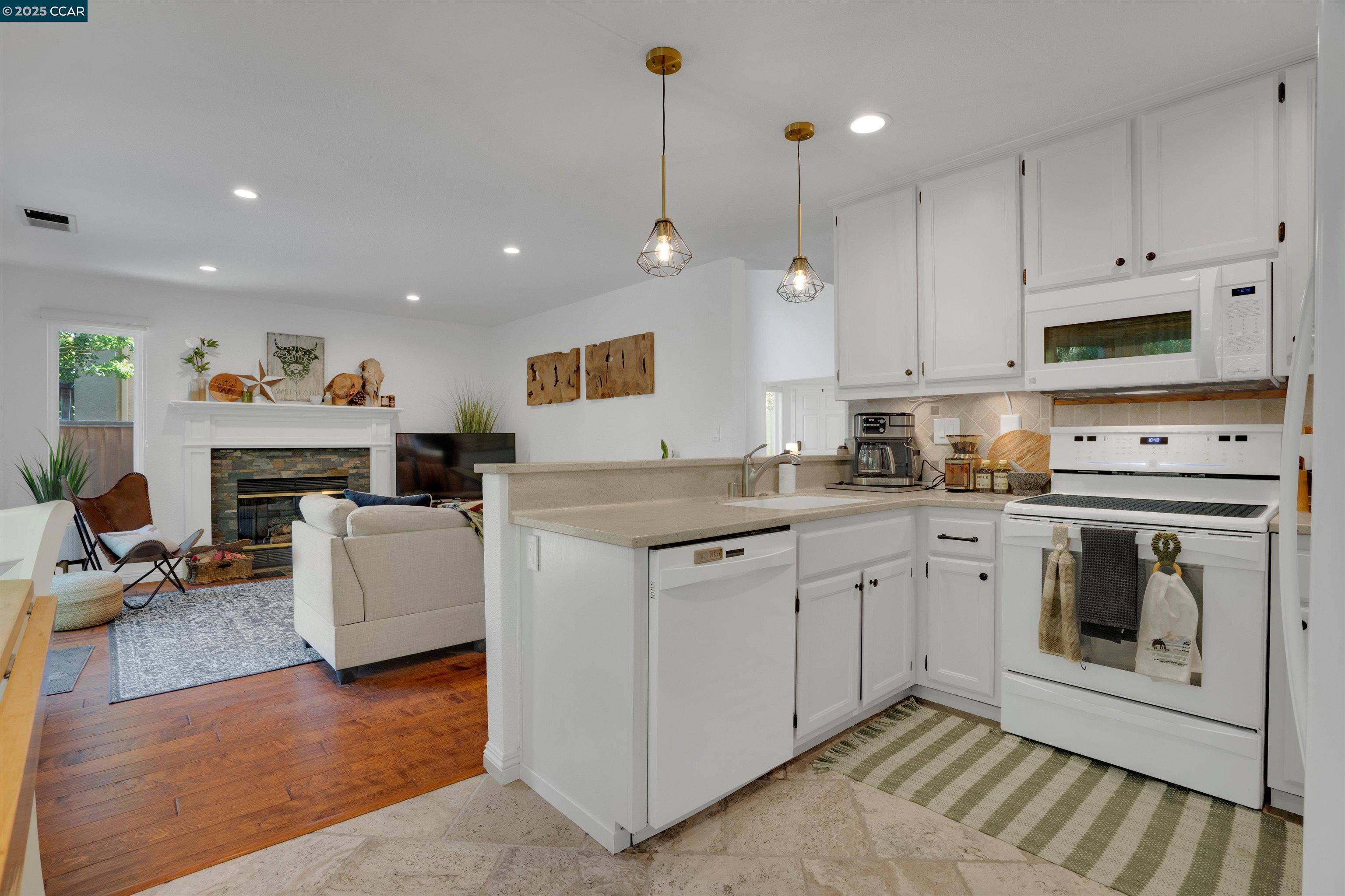 Detail Gallery Image 22 of 43 For 769 Bayshore St, Martinez,  CA 94553 - 4 Beds | 2/1 Baths