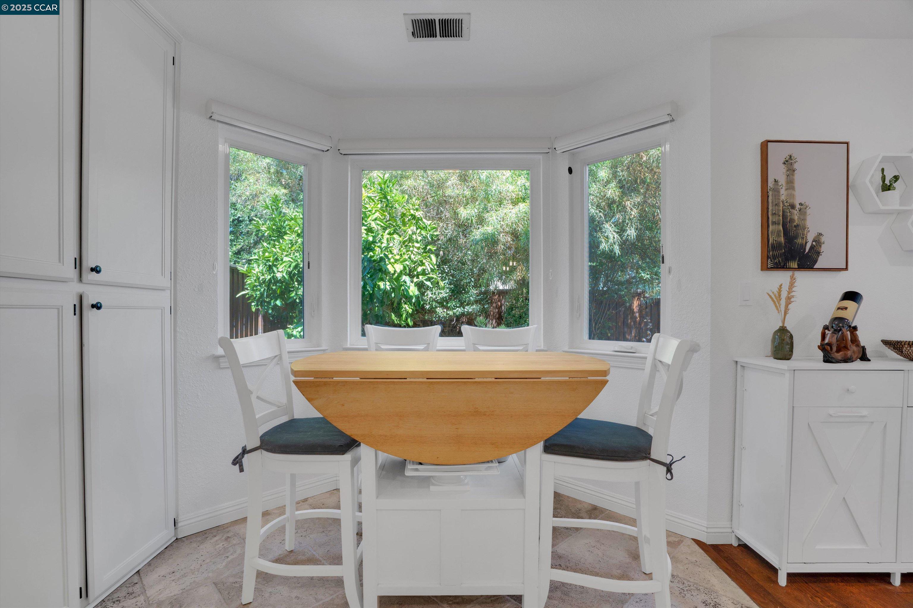 Detail Gallery Image 23 of 43 For 769 Bayshore St, Martinez,  CA 94553 - 4 Beds | 2/1 Baths