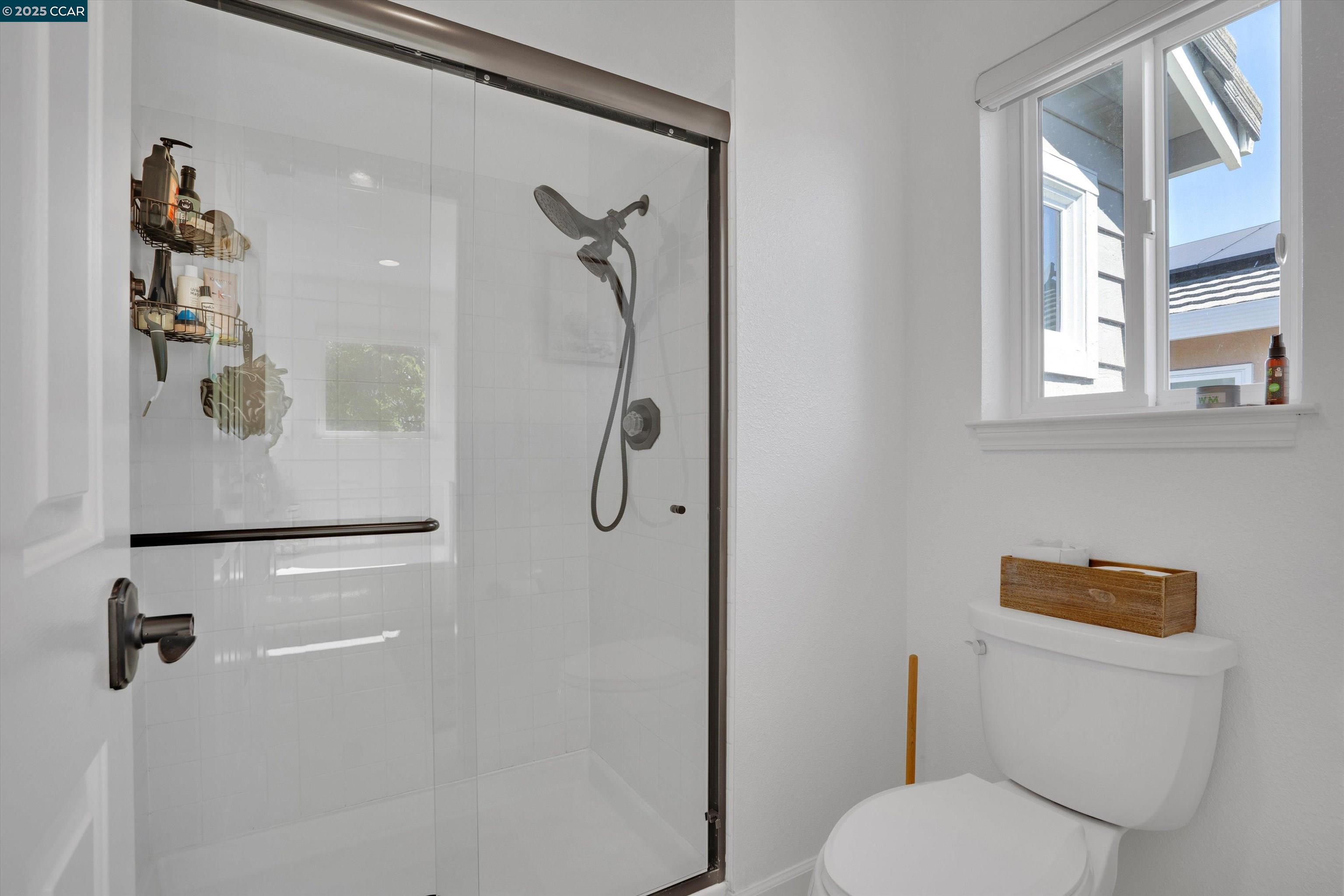 Detail Gallery Image 30 of 43 For 769 Bayshore St, Martinez,  CA 94553 - 4 Beds | 2/1 Baths
