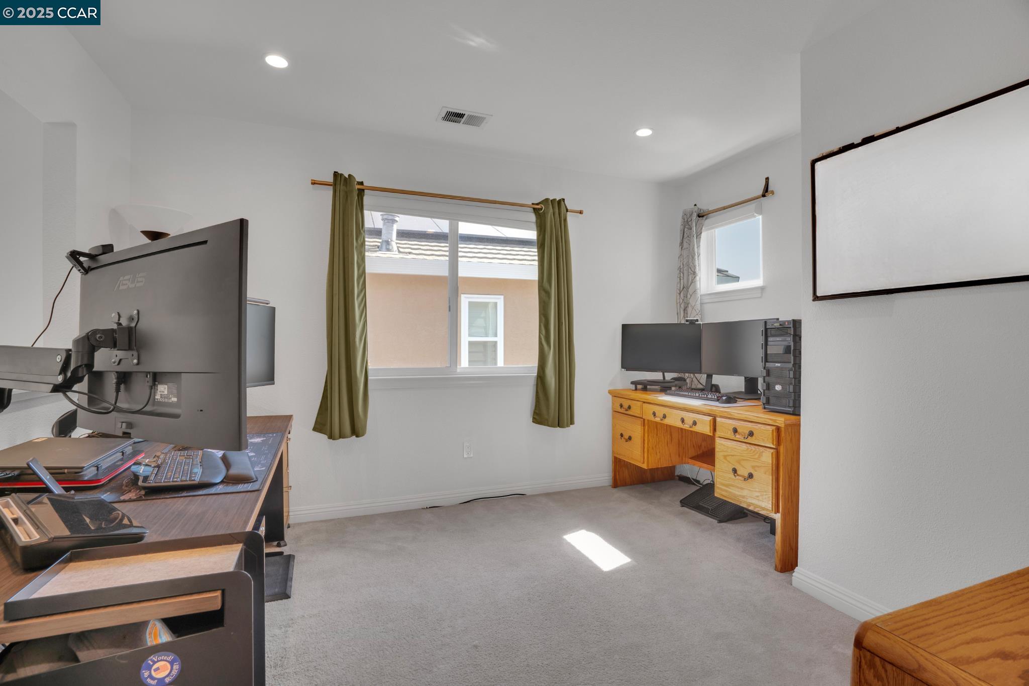 Detail Gallery Image 32 of 43 For 769 Bayshore St, Martinez,  CA 94553 - 4 Beds | 2/1 Baths