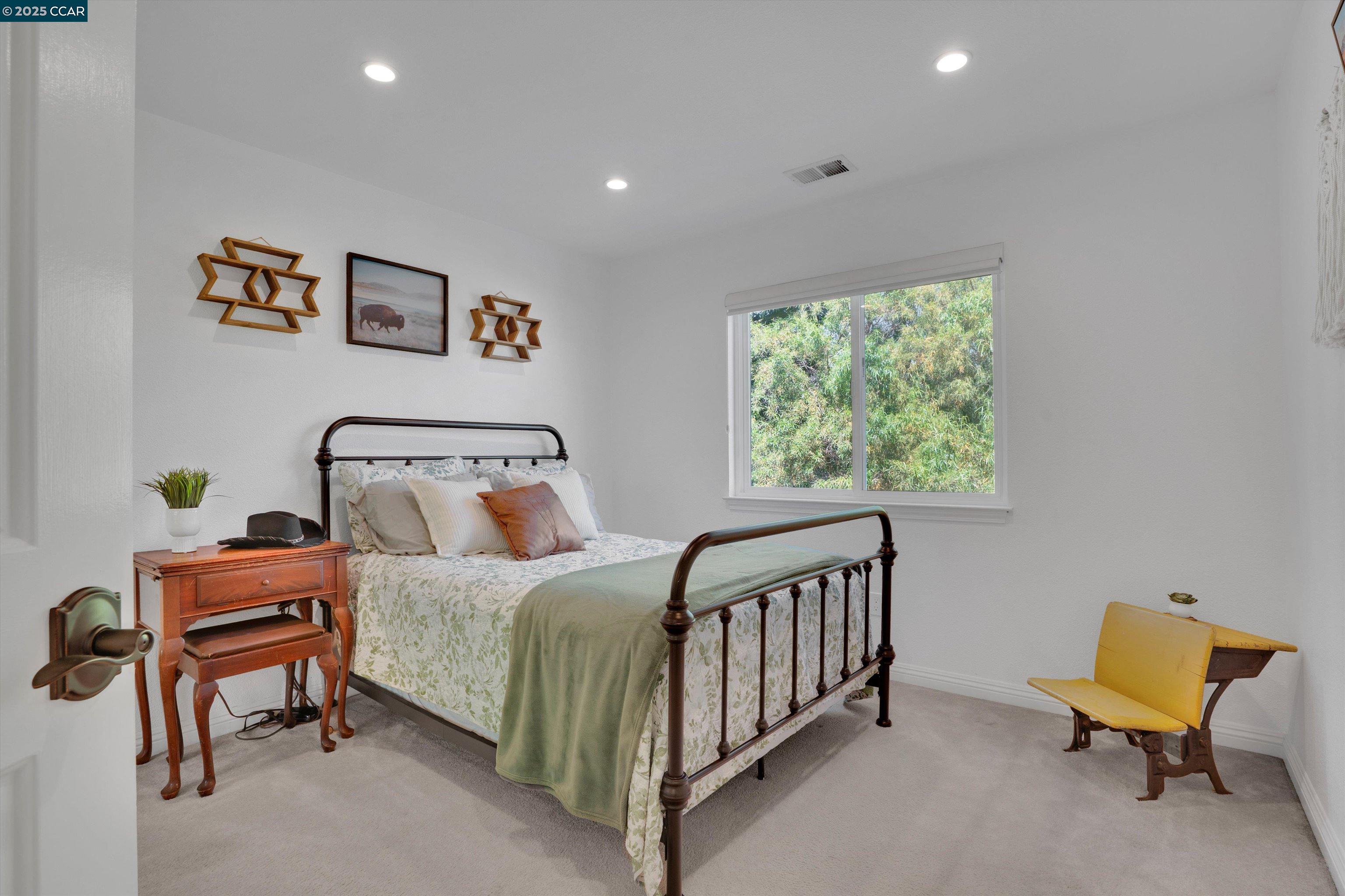 Detail Gallery Image 36 of 43 For 769 Bayshore St, Martinez,  CA 94553 - 4 Beds | 2/1 Baths