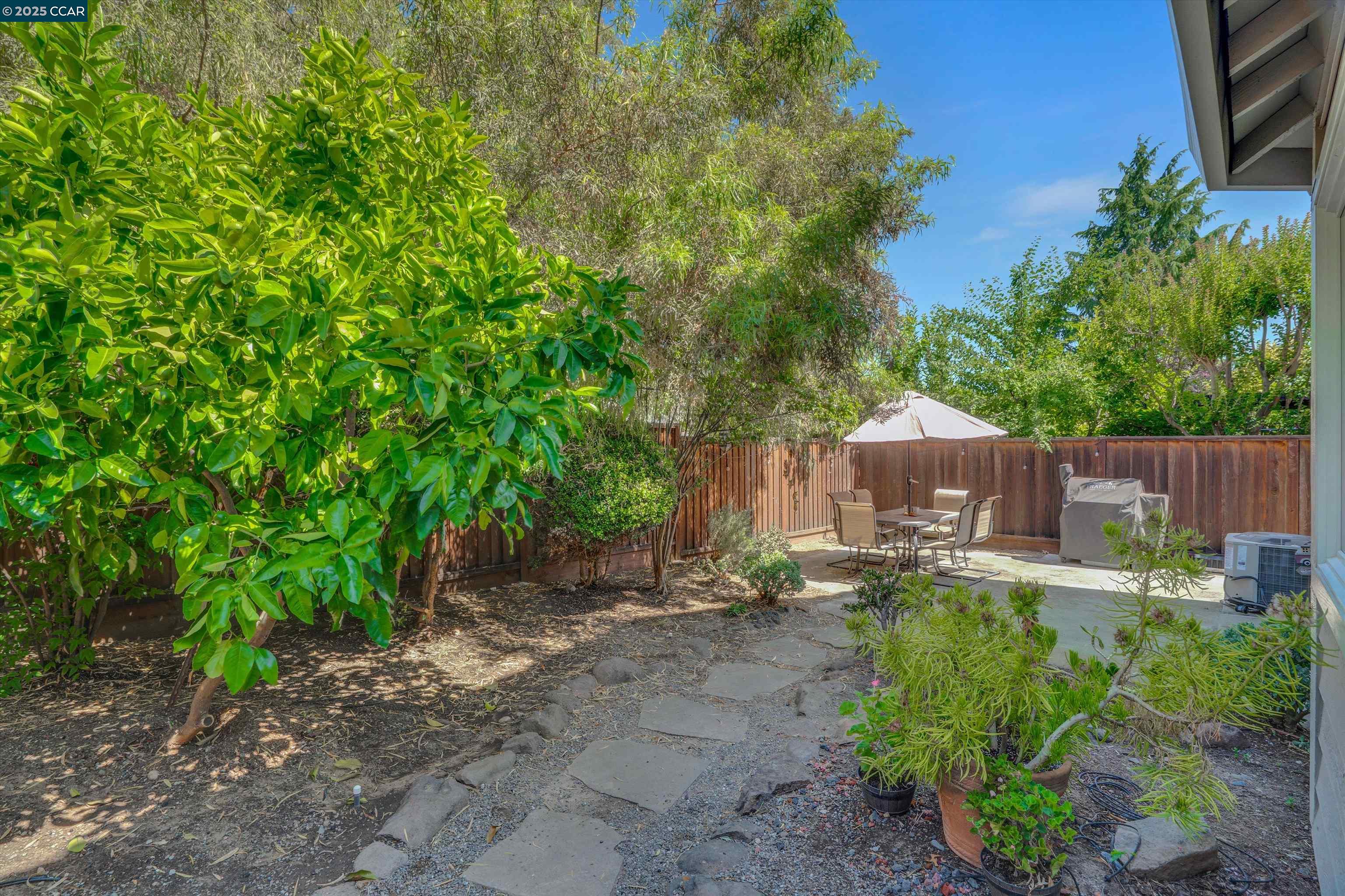 Detail Gallery Image 40 of 43 For 769 Bayshore St, Martinez,  CA 94553 - 4 Beds | 2/1 Baths