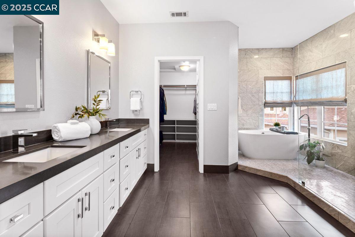 Detail Gallery Image 19 of 31 For 97 Oak Rd, Orinda,  CA 94563 - 4 Beds | 3/1 Baths