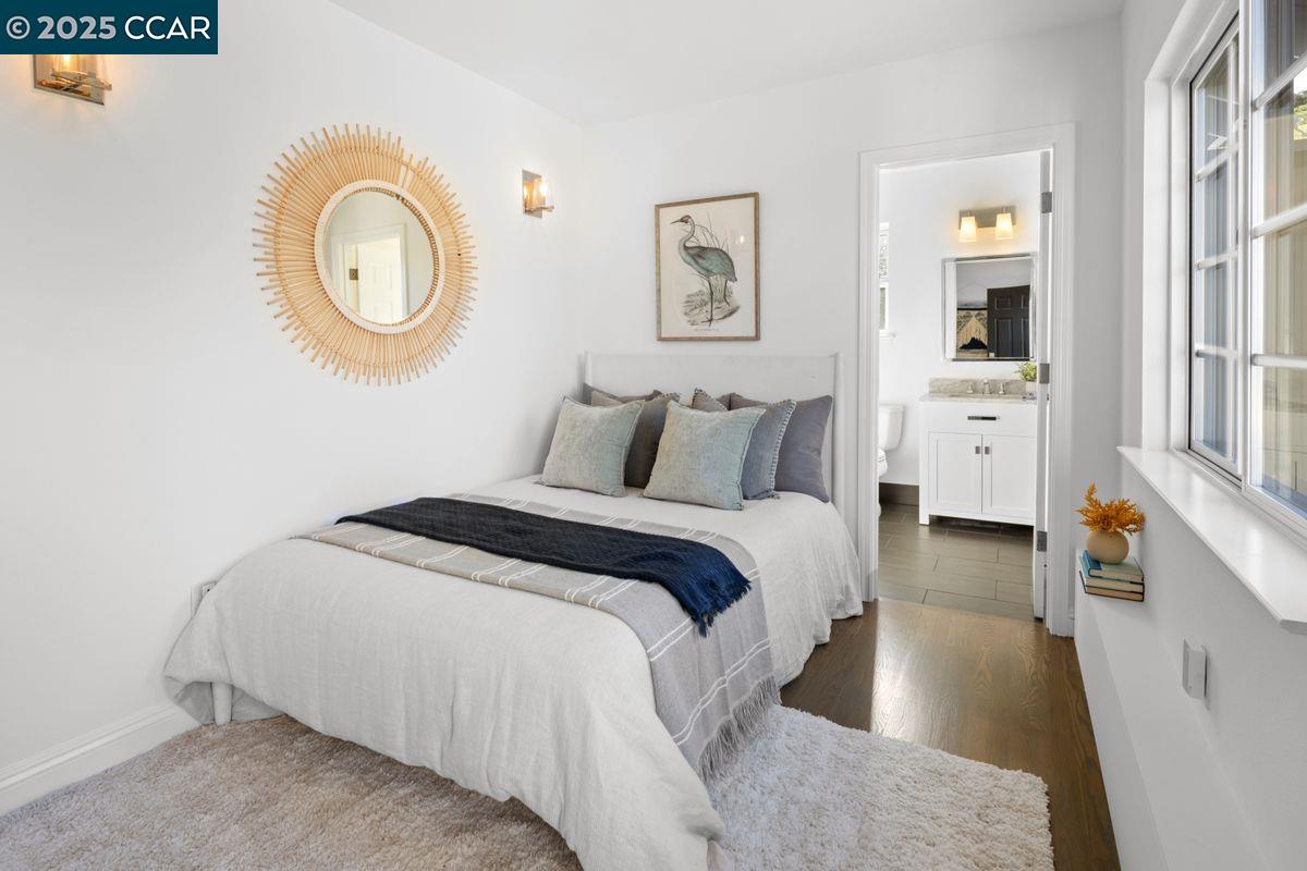 Detail Gallery Image 24 of 31 For 97 Oak Rd, Orinda,  CA 94563 - 4 Beds | 3/1 Baths