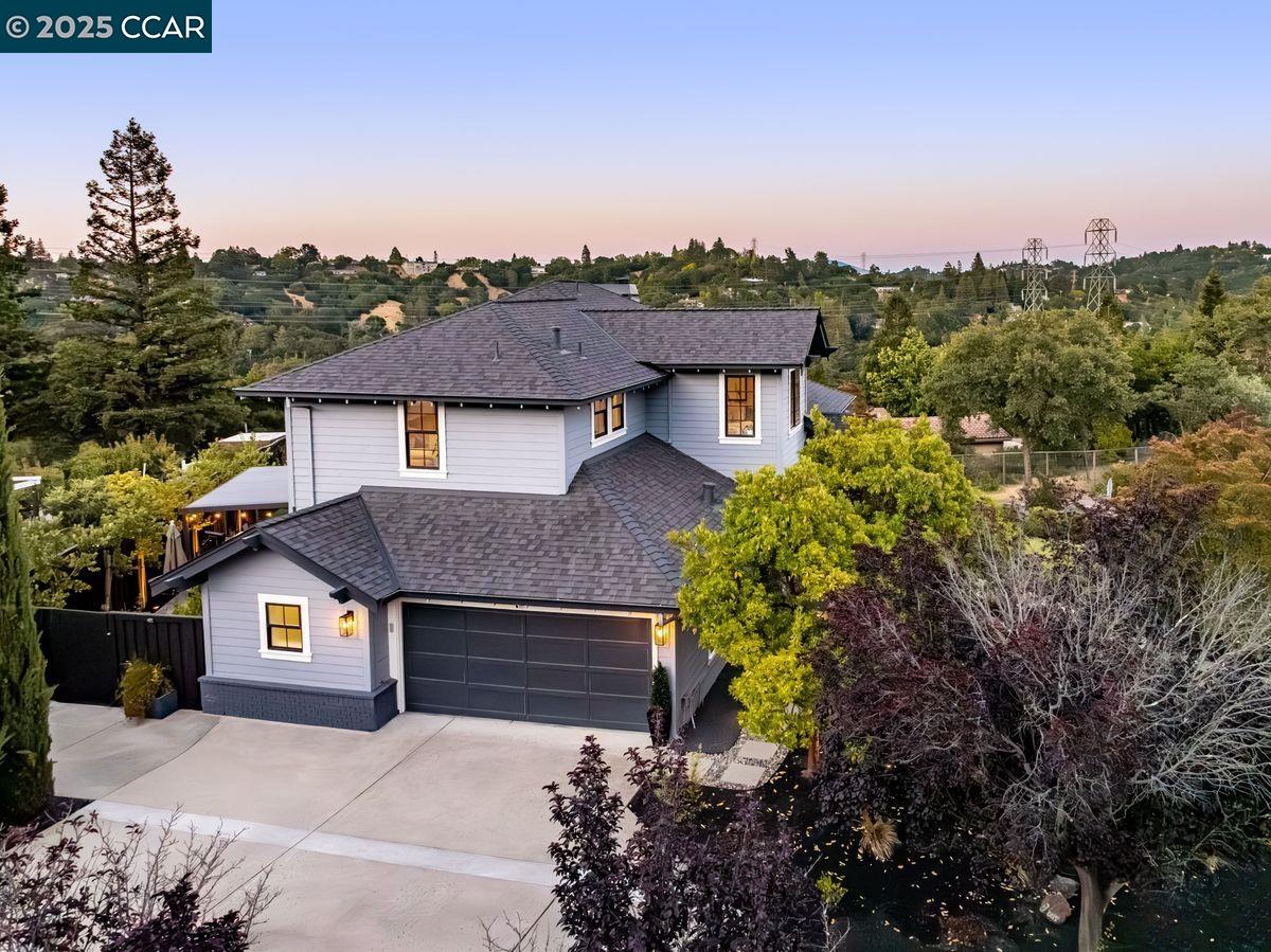 Detail Gallery Image 29 of 31 For 97 Oak Rd, Orinda,  CA 94563 - 4 Beds | 3/1 Baths