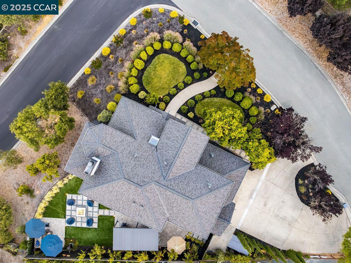 Detail Gallery Image 30 of 31 For 97 Oak Rd, Orinda,  CA 94563 - 4 Beds | 3/1 Baths