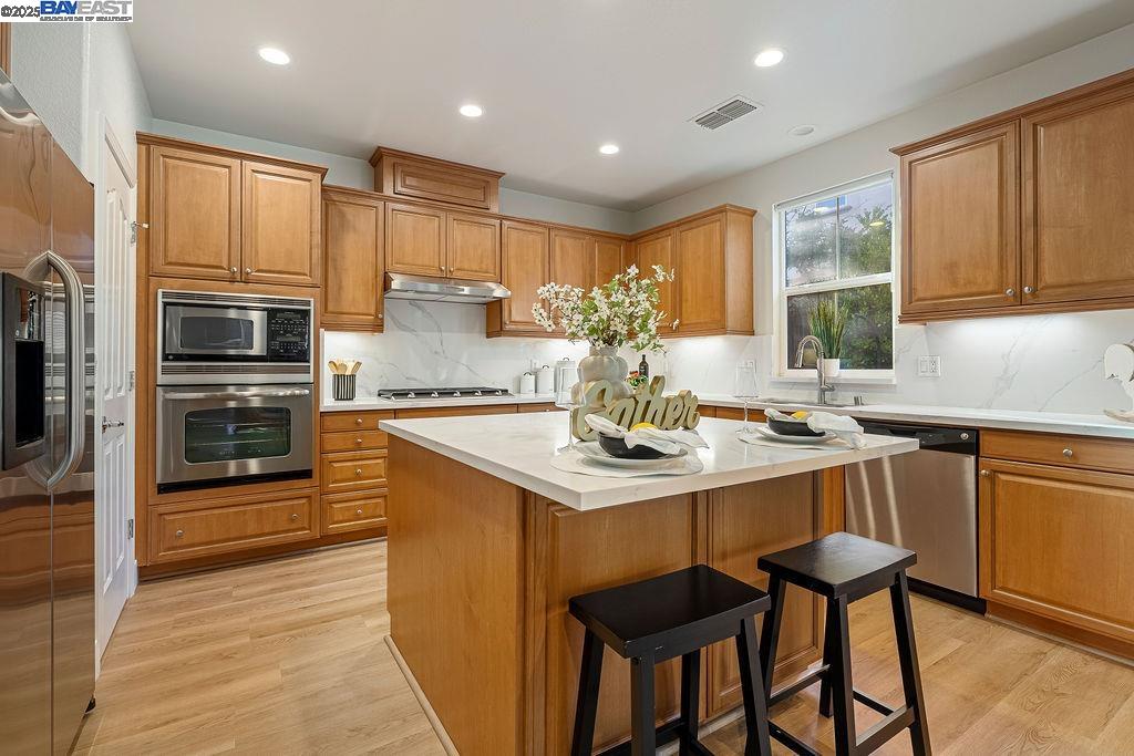 Detail Gallery Image 5 of 59 For 3705 Edgecomb Ct, Dublin,  CA 94568 - 4 Beds | 3 Baths