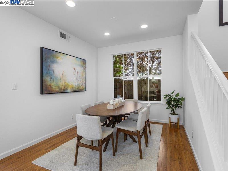 Detail Gallery Image 14 of 54 For 21042 Sherman Dr, Castro Valley,  CA 94552 - 3 Beds | 2/1 Baths