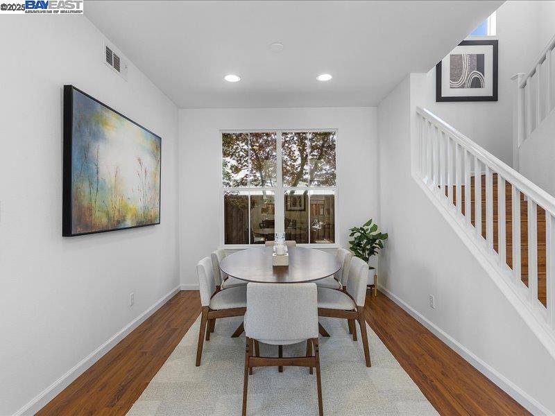 Detail Gallery Image 15 of 54 For 21042 Sherman Dr, Castro Valley,  CA 94552 - 3 Beds | 2/1 Baths