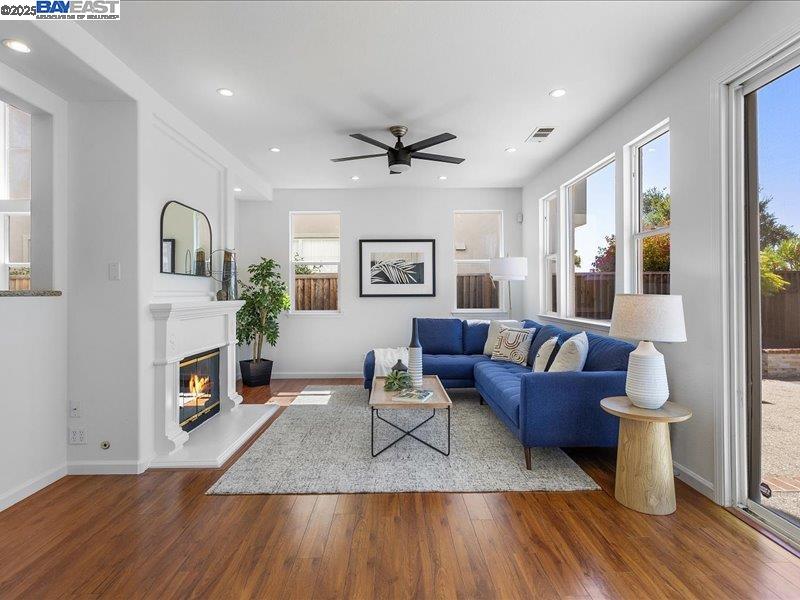 Detail Gallery Image 17 of 54 For 21042 Sherman Dr, Castro Valley,  CA 94552 - 3 Beds | 2/1 Baths