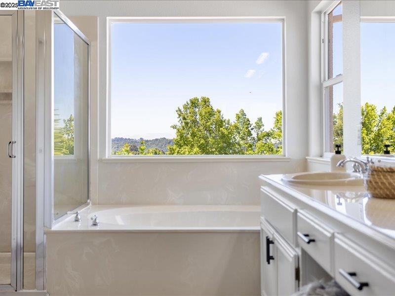 Detail Gallery Image 37 of 54 For 21042 Sherman Dr, Castro Valley,  CA 94552 - 3 Beds | 2/1 Baths