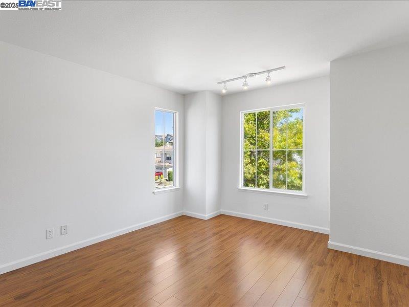 Detail Gallery Image 46 of 54 For 21042 Sherman Dr, Castro Valley,  CA 94552 - 3 Beds | 2/1 Baths
