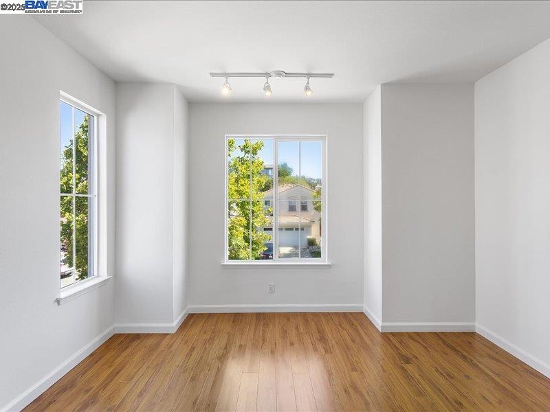 Detail Gallery Image 47 of 54 For 21042 Sherman Dr, Castro Valley,  CA 94552 - 3 Beds | 2/1 Baths