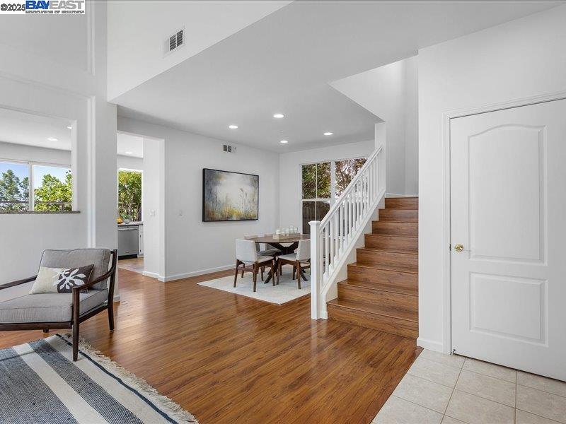 Detail Gallery Image 7 of 54 For 21042 Sherman Dr, Castro Valley,  CA 94552 - 3 Beds | 2/1 Baths