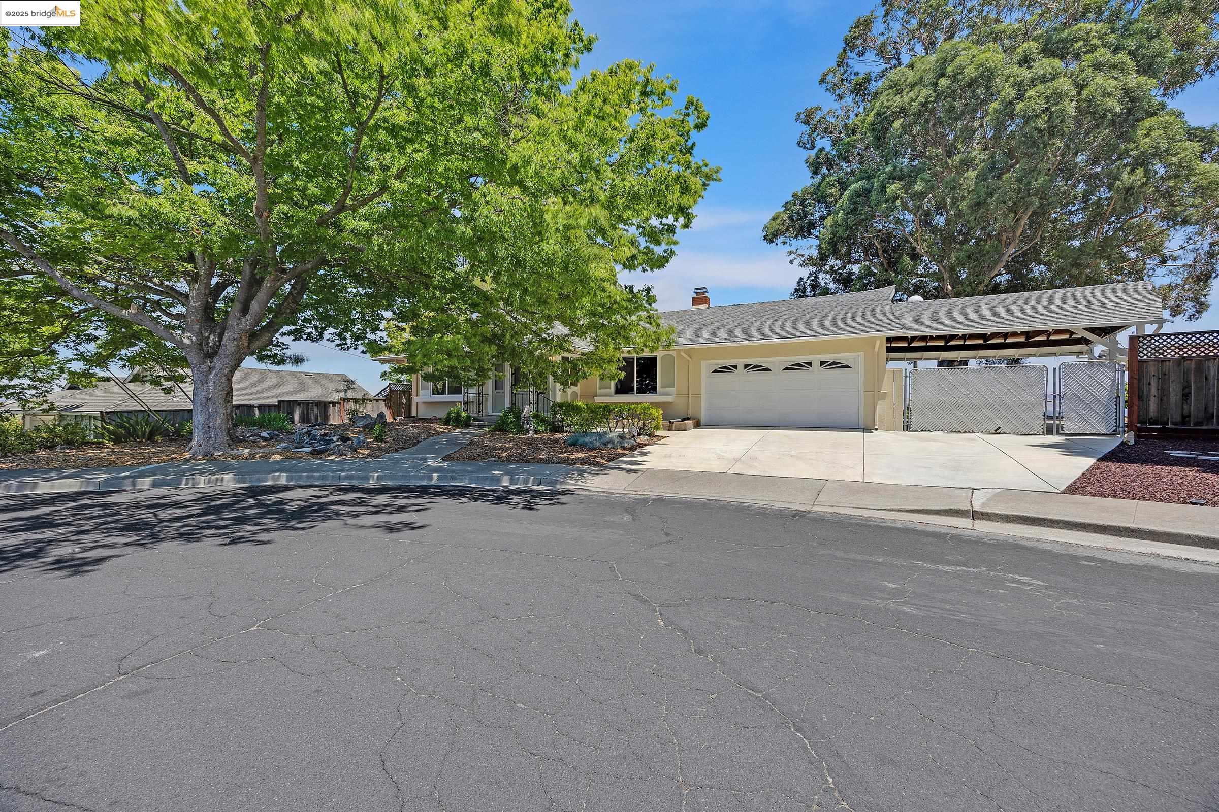 Detail Gallery Image 1 of 50 For Encanto, Walnut Creek,  CA 94597 - 3 Beds | 2 Baths