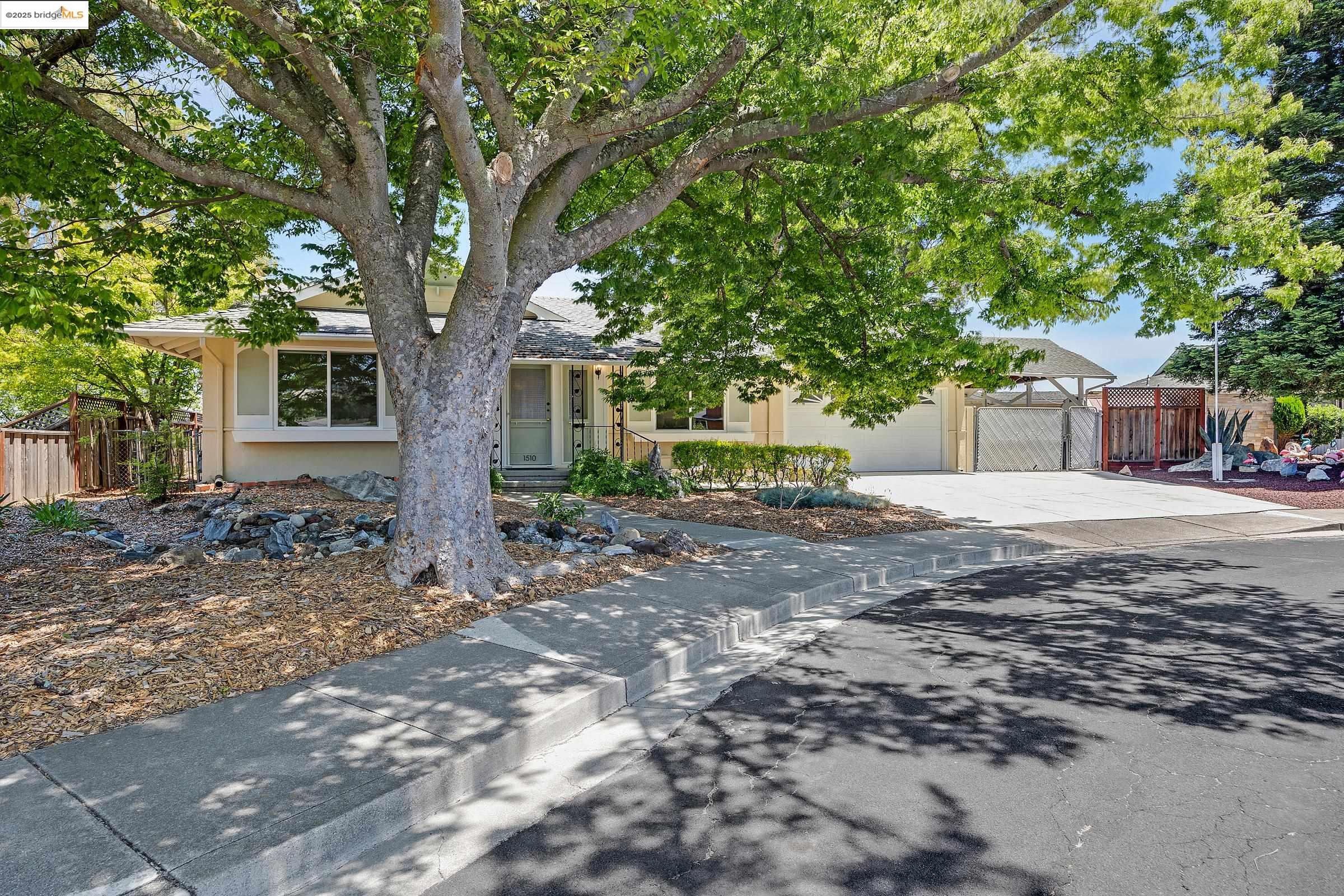 Detail Gallery Image 2 of 50 For Encanto, Walnut Creek,  CA 94597 - 3 Beds | 2 Baths