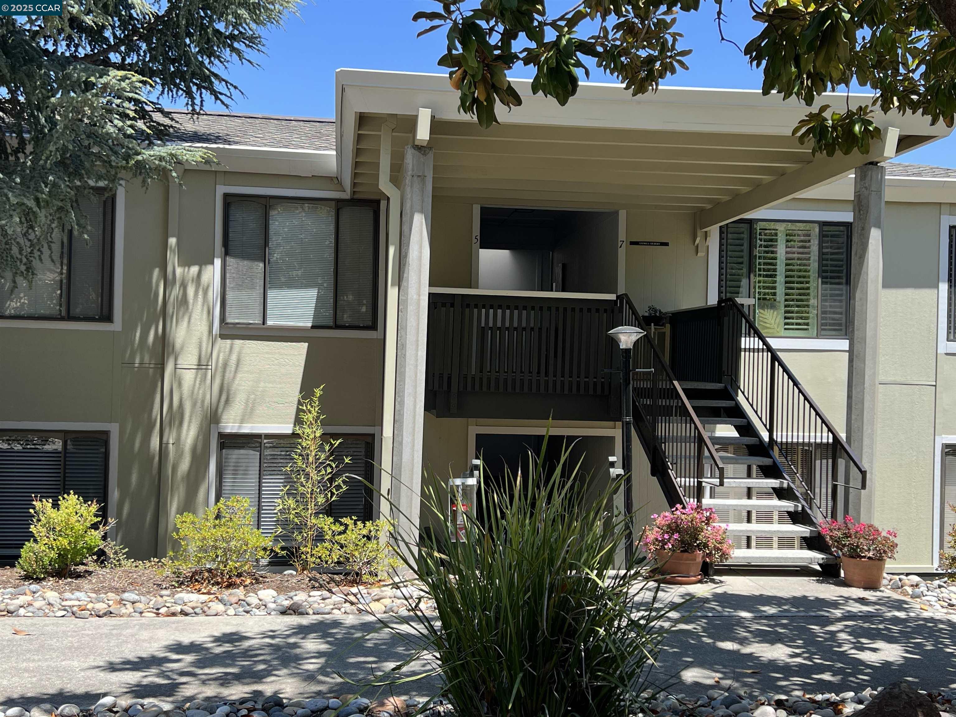 Detail Gallery Image 1 of 18 For 1443 Rockledge Ln #6,  Walnut Creek,  CA 94595 - 2 Beds | 1 Baths