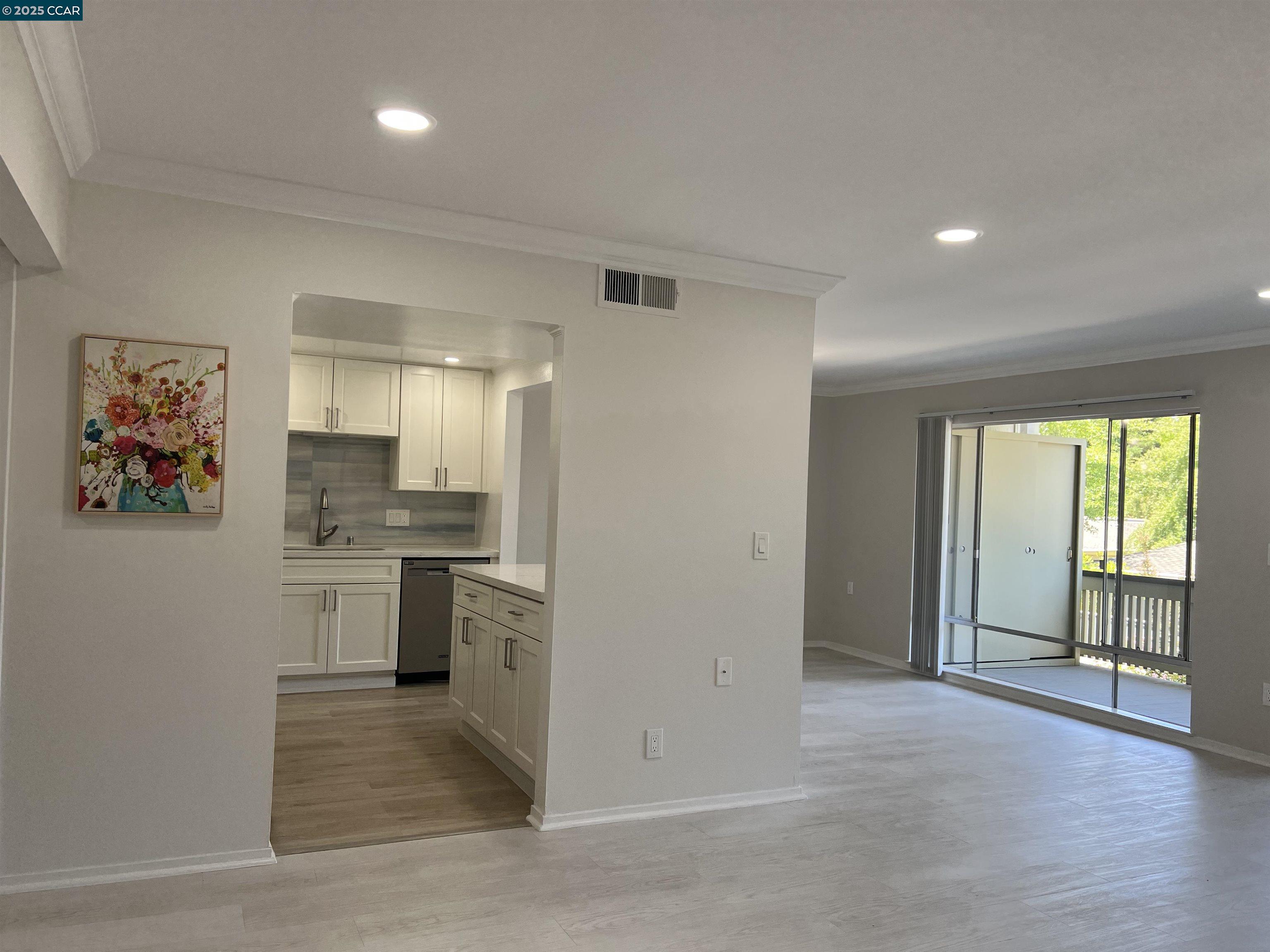 Detail Gallery Image 5 of 18 For 1443 Rockledge Ln #6,  Walnut Creek,  CA 94595 - 2 Beds | 1 Baths