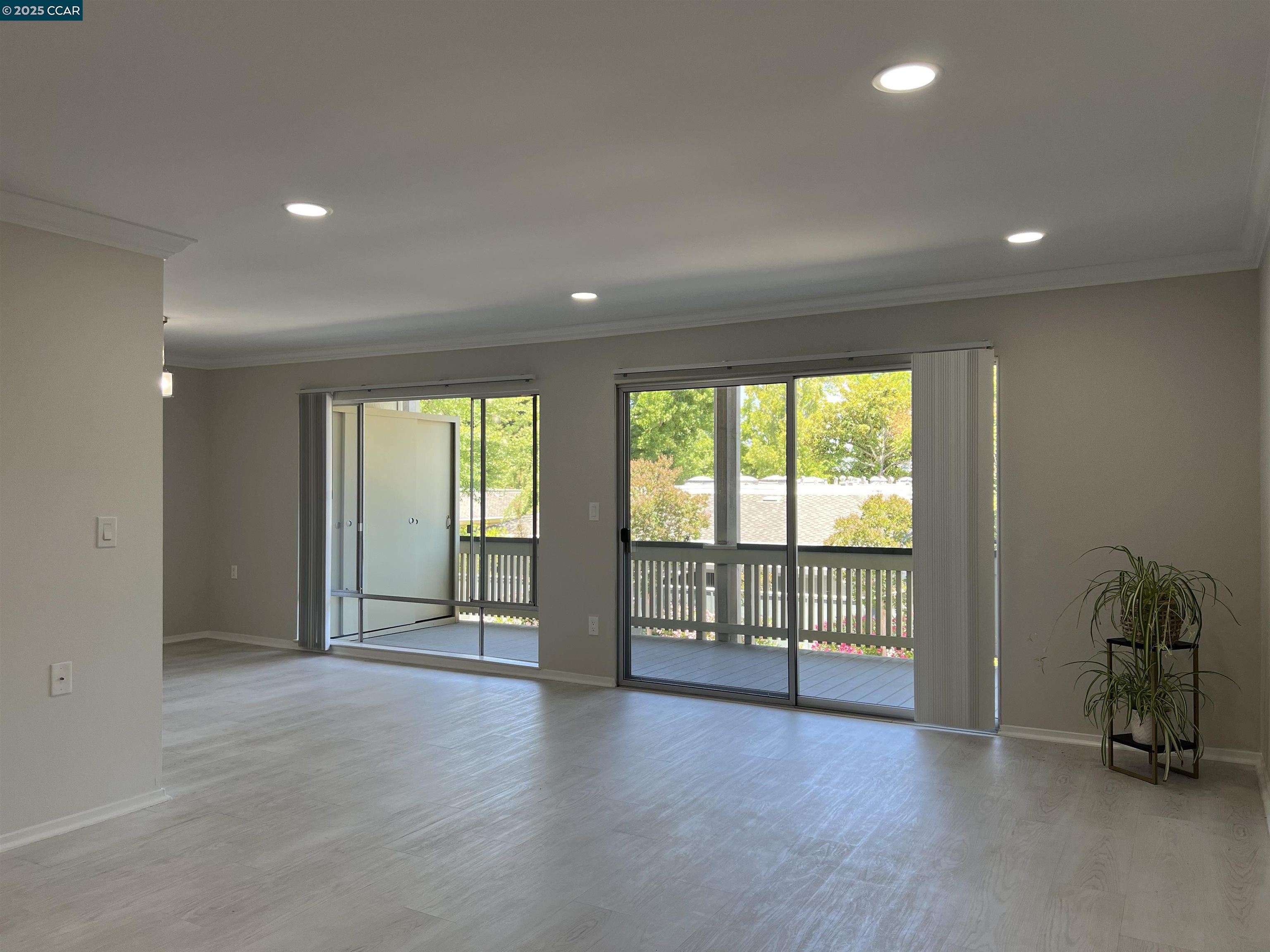 Detail Gallery Image 6 of 18 For 1443 Rockledge Ln #6,  Walnut Creek,  CA 94595 - 2 Beds | 1 Baths