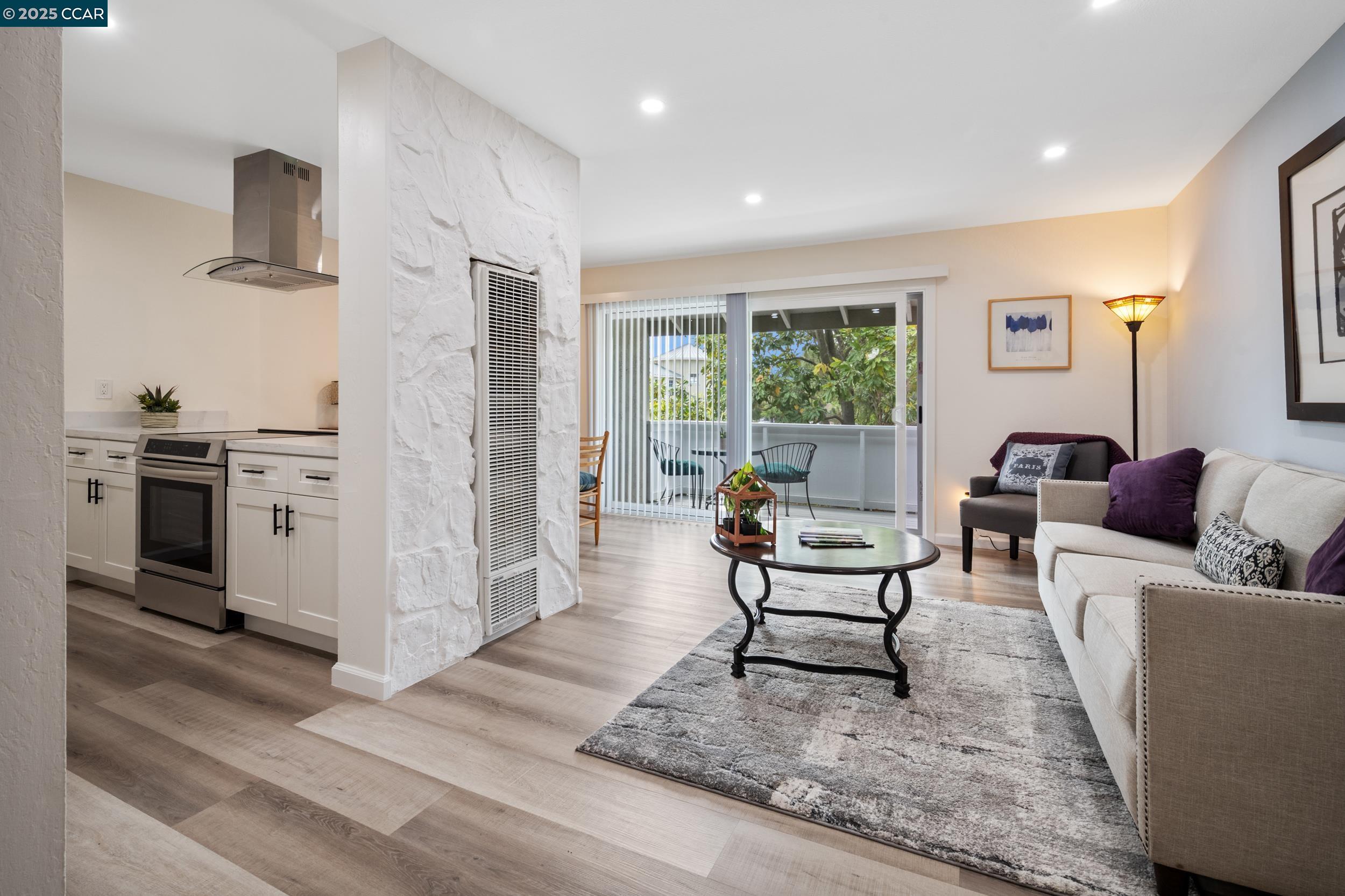 Photo #5: 41103841 Listing 