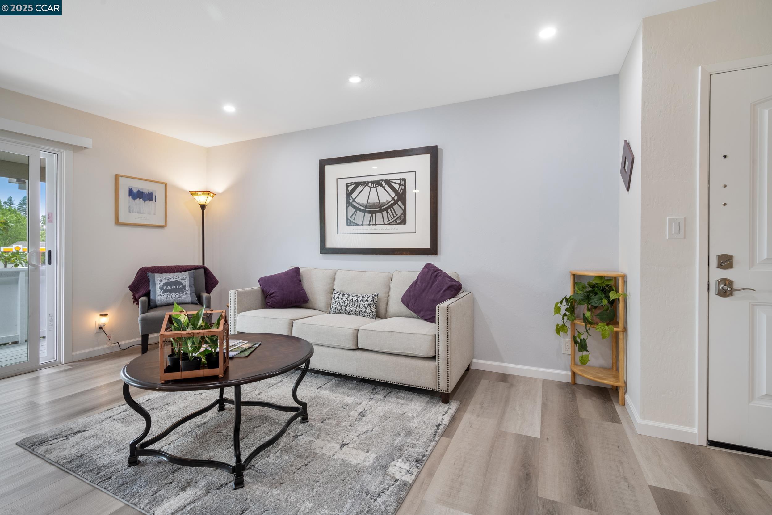 Photo #6: 41103841 Listing 
