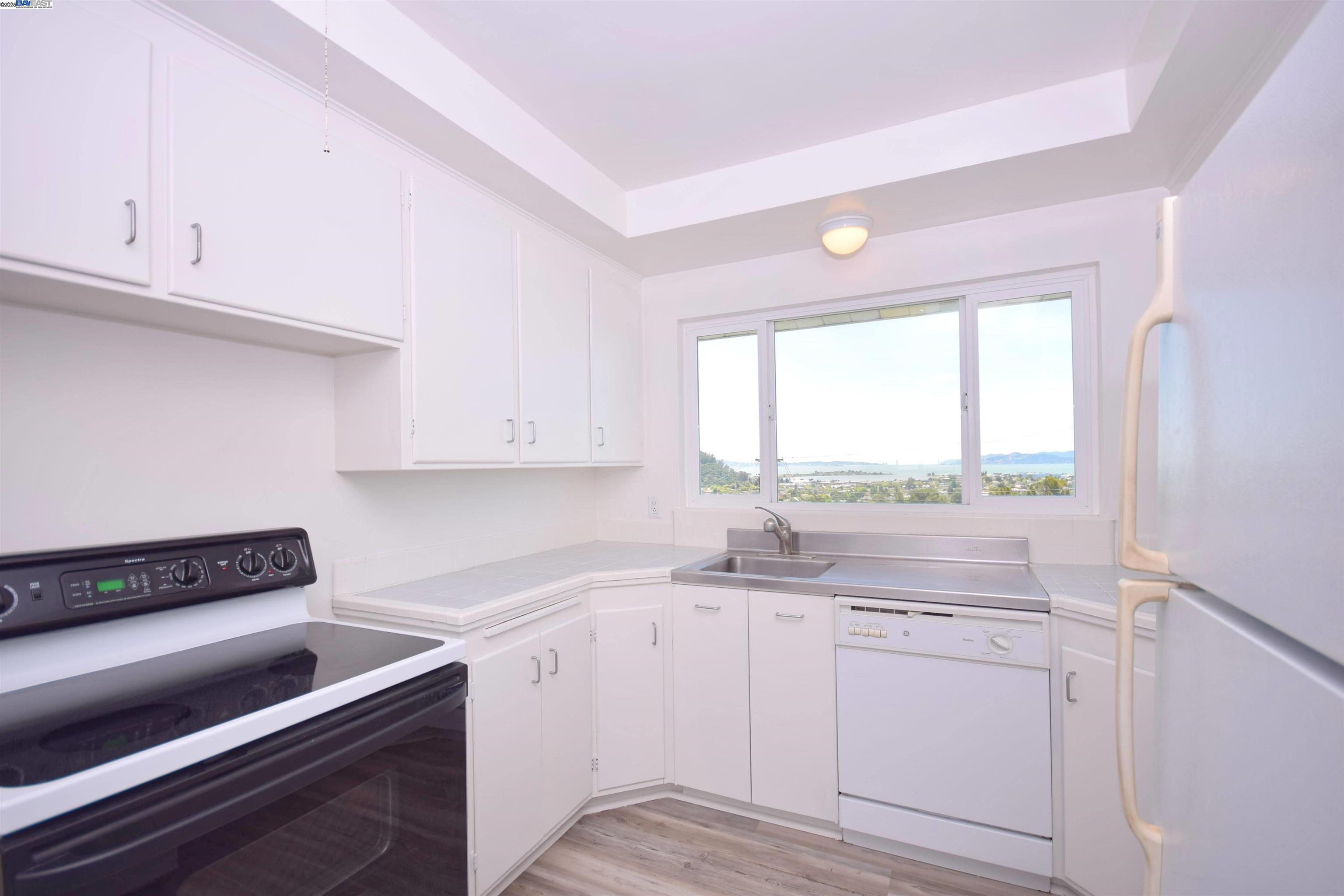 Detail Gallery Image 15 of 40 For 7504 Eureka Ave, El Cerrito,  CA 94530 - 3 Beds | 1/1 Baths