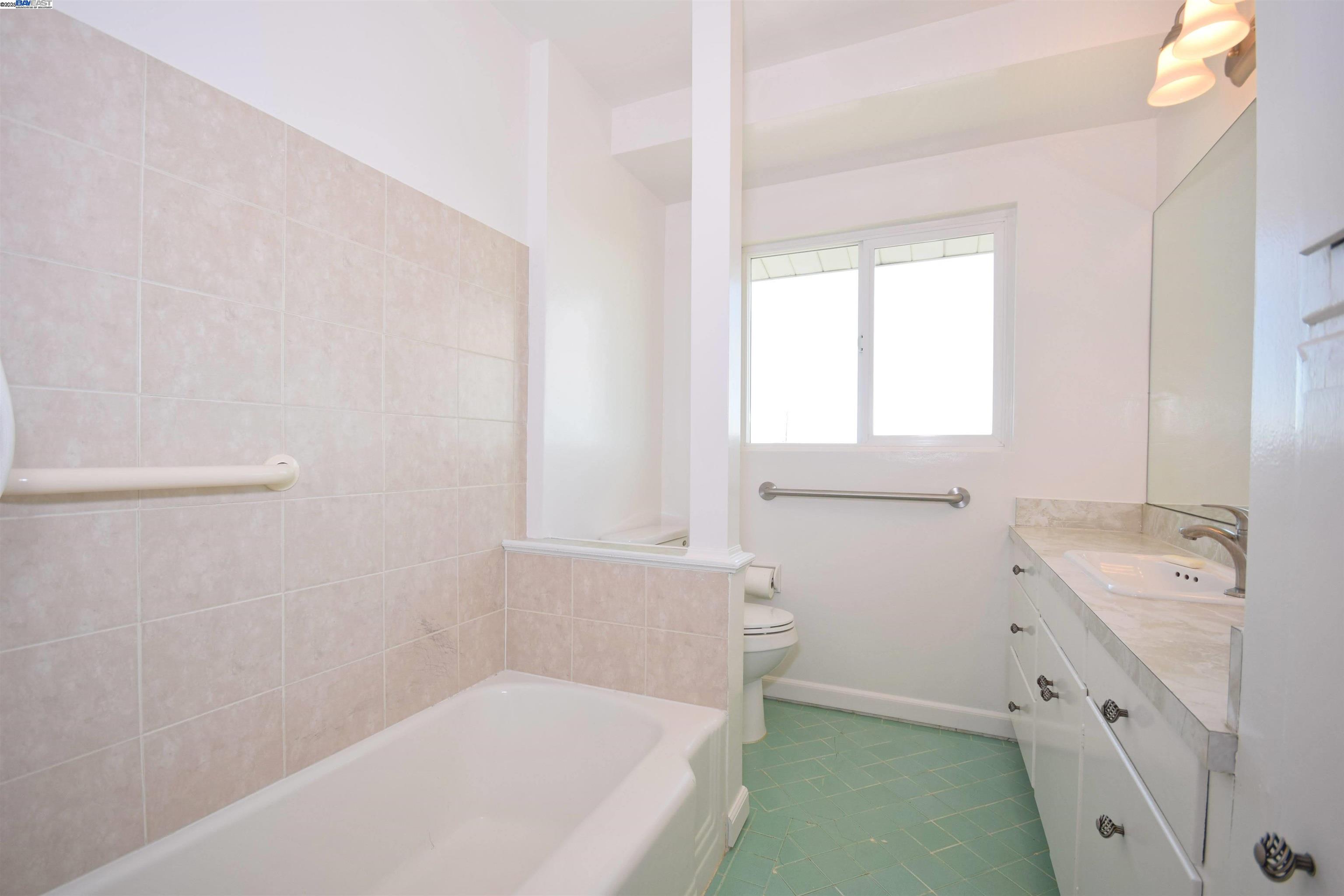 Detail Gallery Image 26 of 40 For 7504 Eureka Ave, El Cerrito,  CA 94530 - 3 Beds | 1/1 Baths