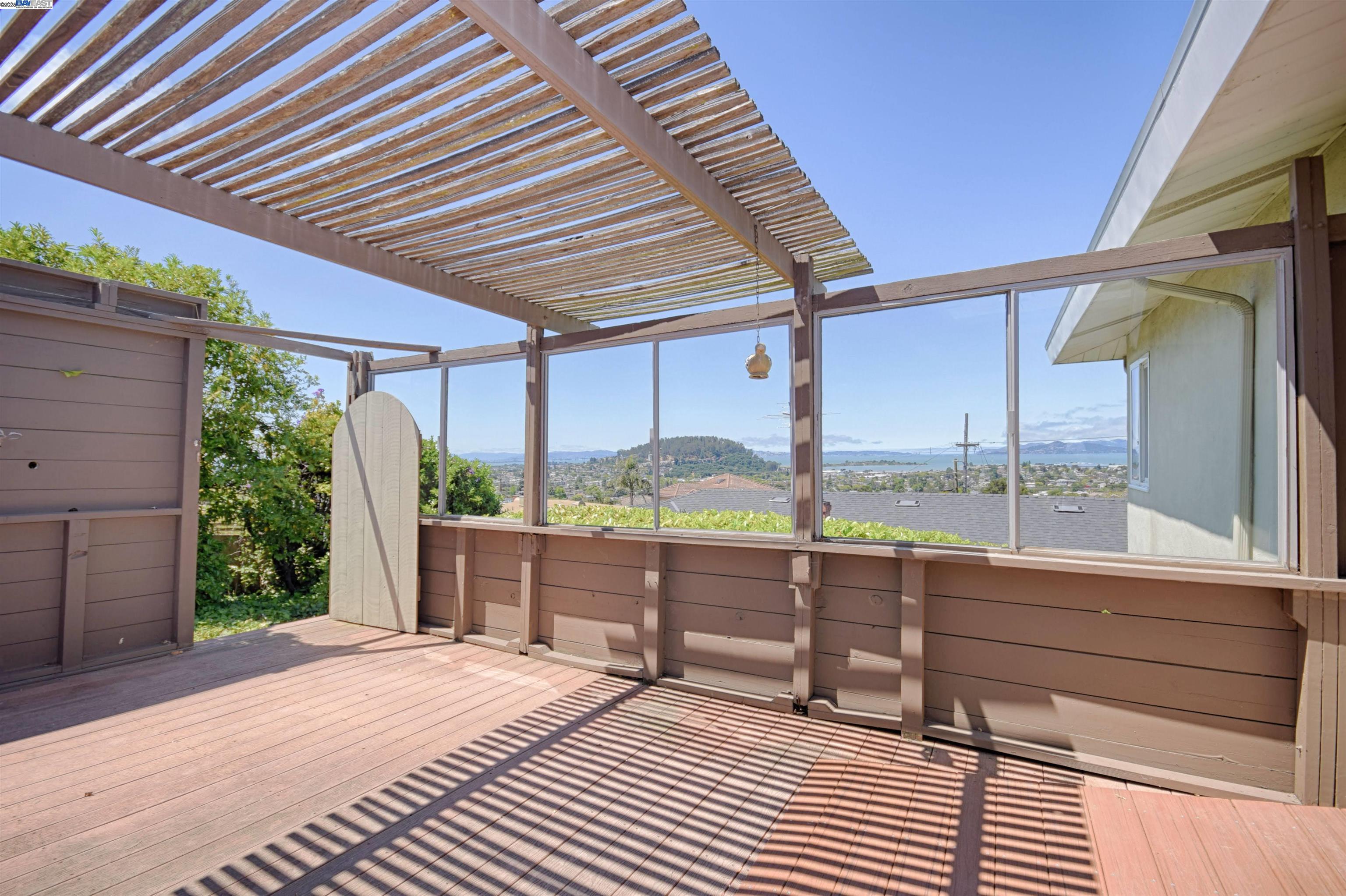 Detail Gallery Image 32 of 40 For 7504 Eureka Ave, El Cerrito,  CA 94530 - 3 Beds | 1/1 Baths