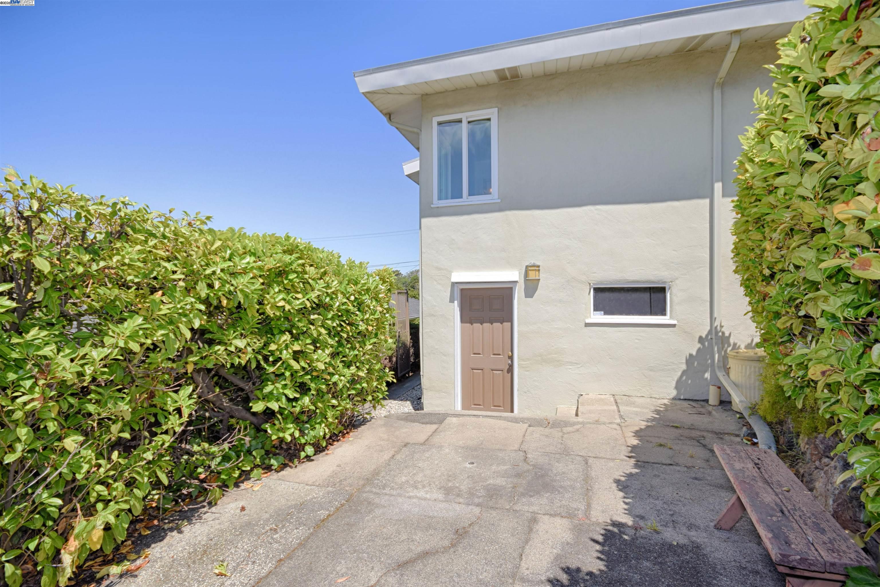 Detail Gallery Image 35 of 40 For 7504 Eureka Ave, El Cerrito,  CA 94530 - 3 Beds | 1/1 Baths