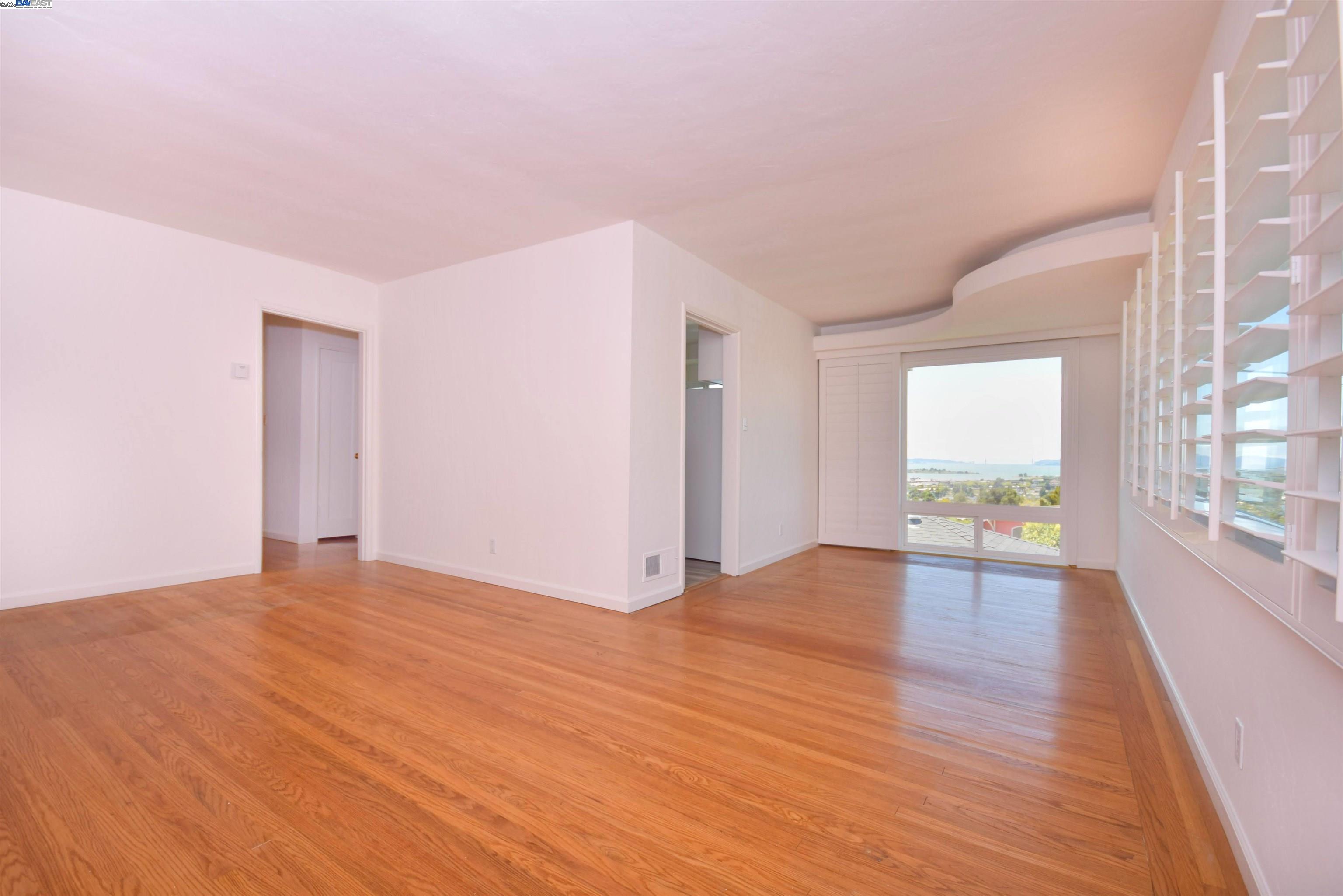 Detail Gallery Image 7 of 40 For 7504 Eureka Ave, El Cerrito,  CA 94530 - 3 Beds | 1/1 Baths