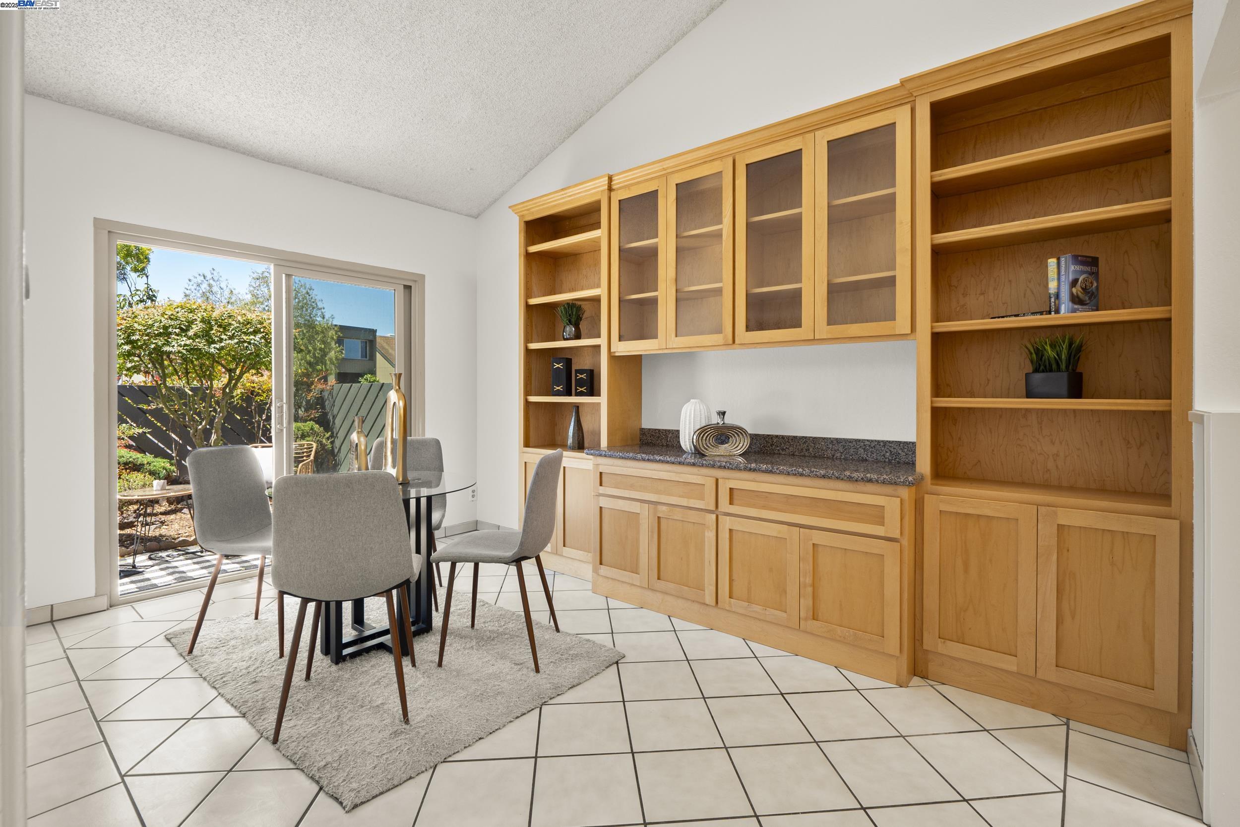 Detail Gallery Image 1 of 33 For 3527 Magnolia Dr, Alameda,  CA 94502 - 3 Beds | 2 Baths