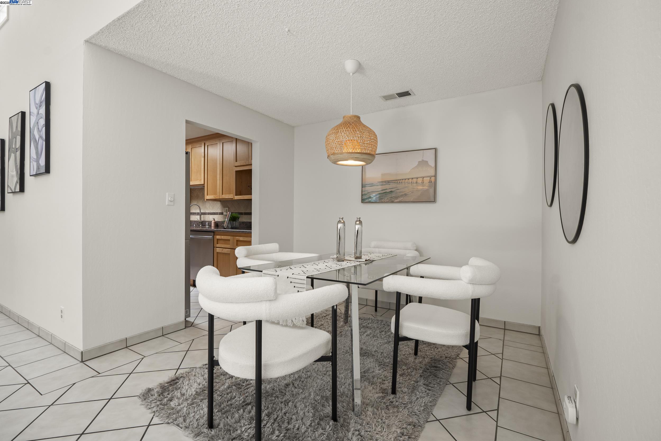 Detail Gallery Image 12 of 33 For 3527 Magnolia Dr, Alameda,  CA 94502 - 3 Beds | 2 Baths